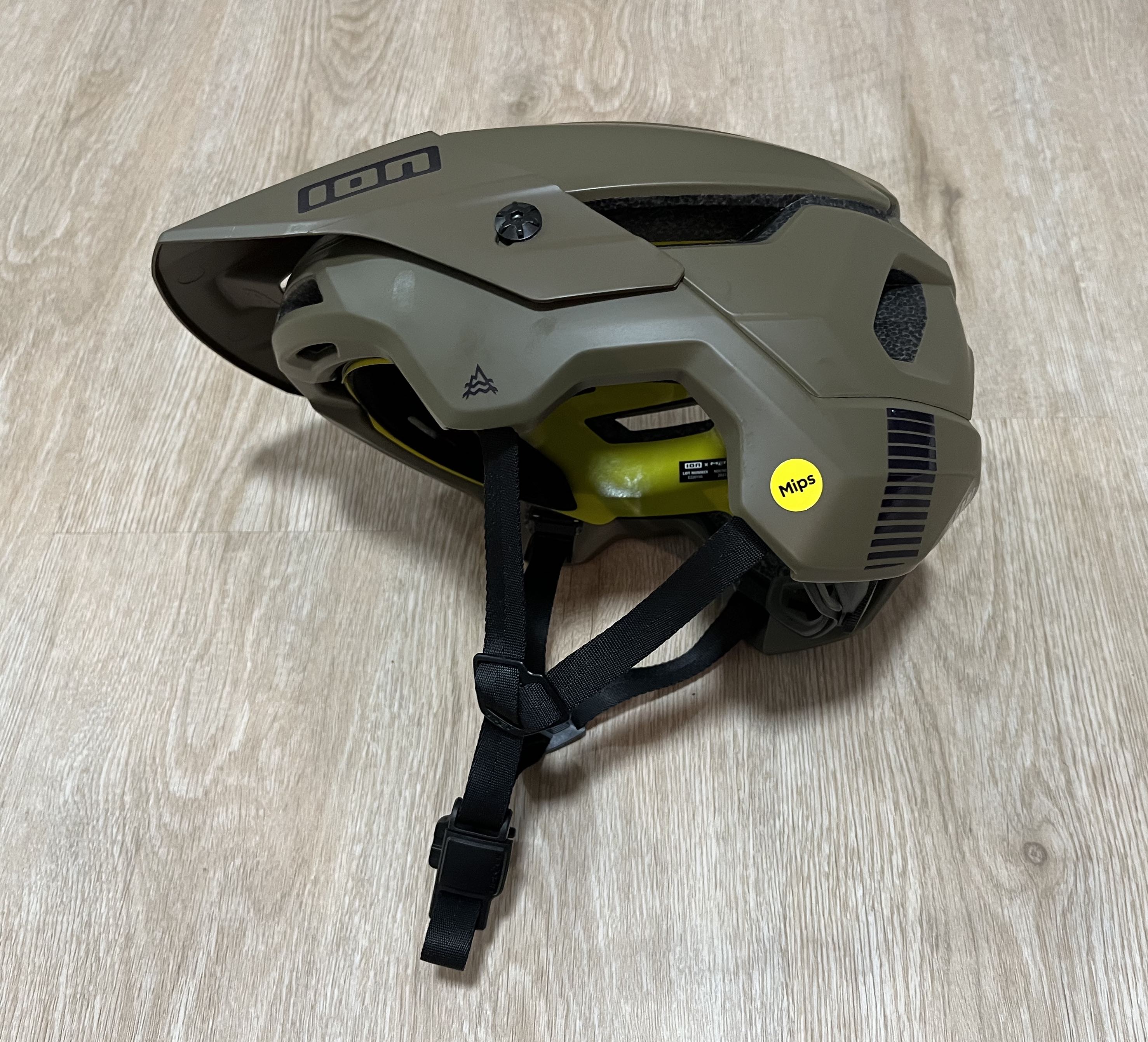 Gesamtansicht Helm