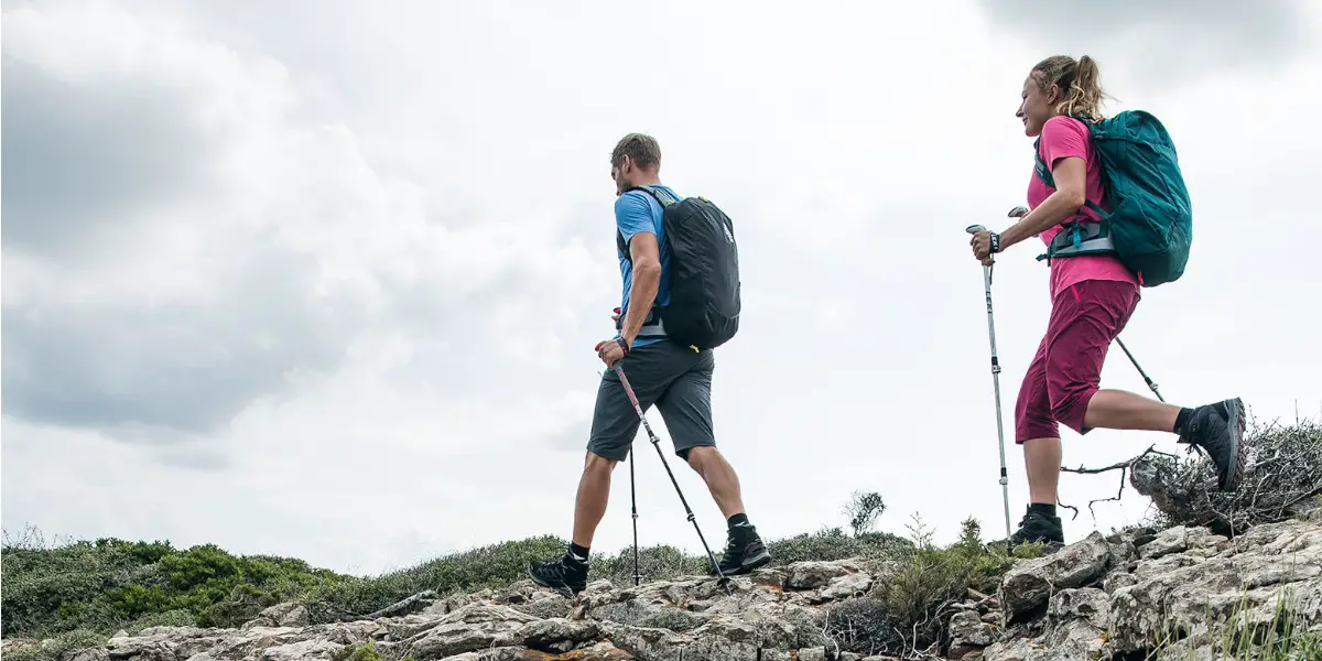 01_Sinnvoll im Aufstieg wie im Abstieg - die richtigen Trekkingstöcke_Schöffel_min