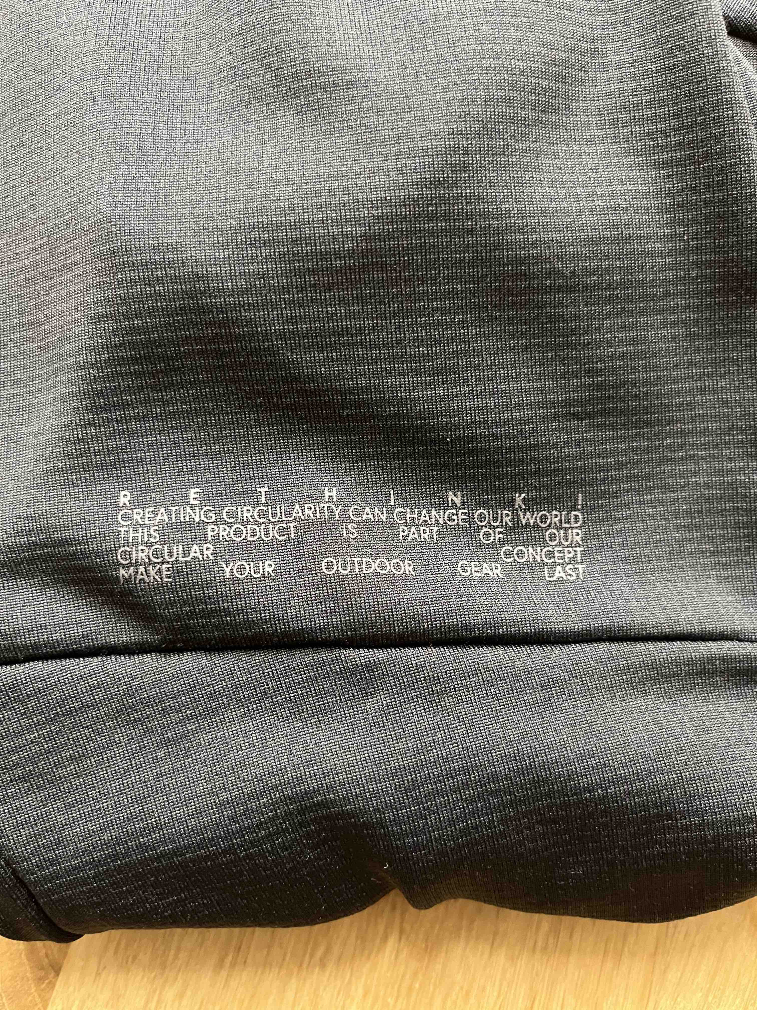 Ärmelaufschrift als Designelement