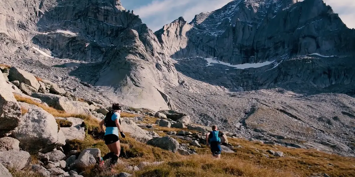 03_Unterwegs auf dem Sentiero Roma in abwechslungsreichem, anspruchsvollen Gelände aber immer mit fantastischer Aussicht_Scarpa