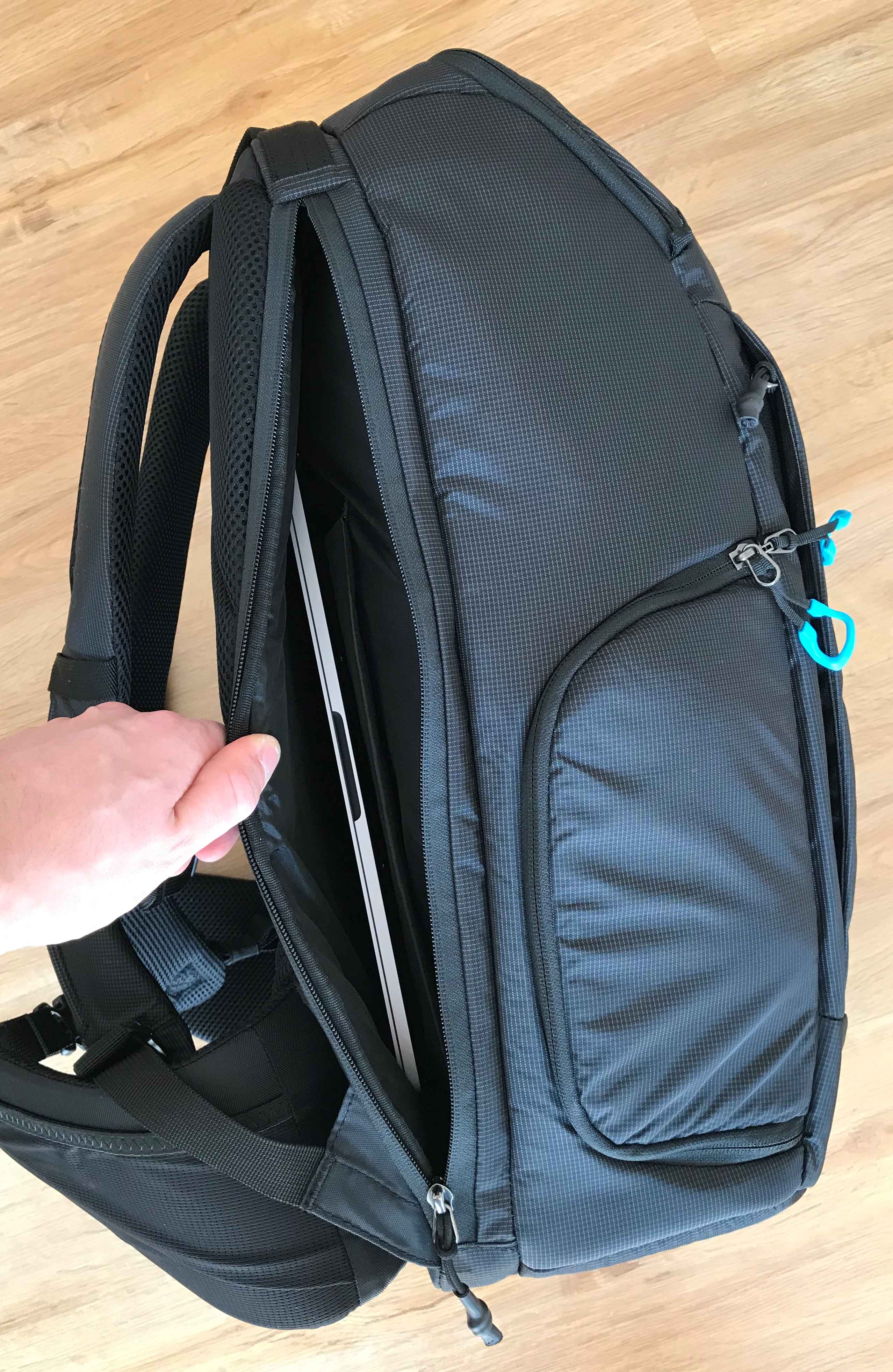 Thule Aspect DSLR Bag