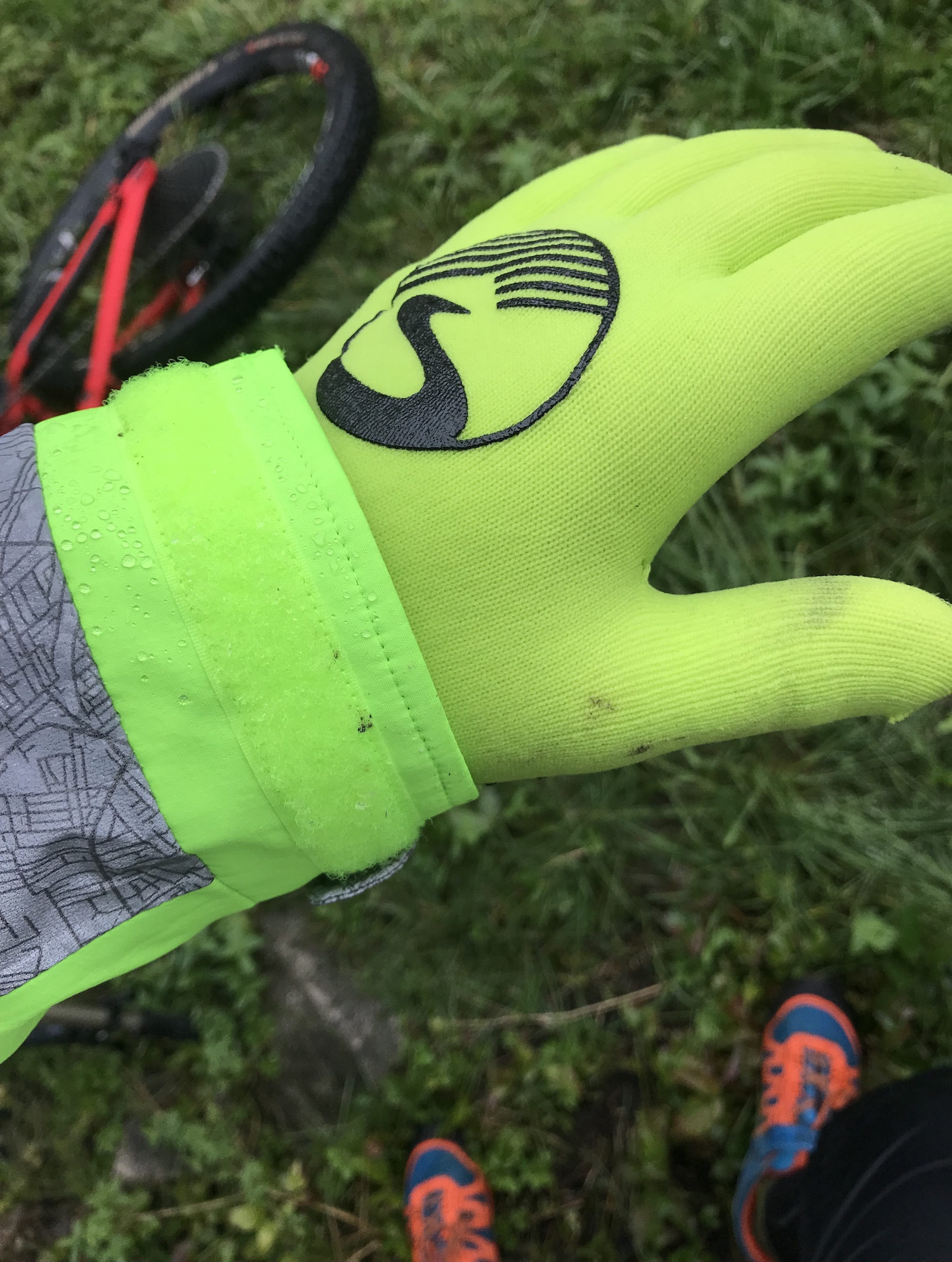 Showers Pass Handschuhe