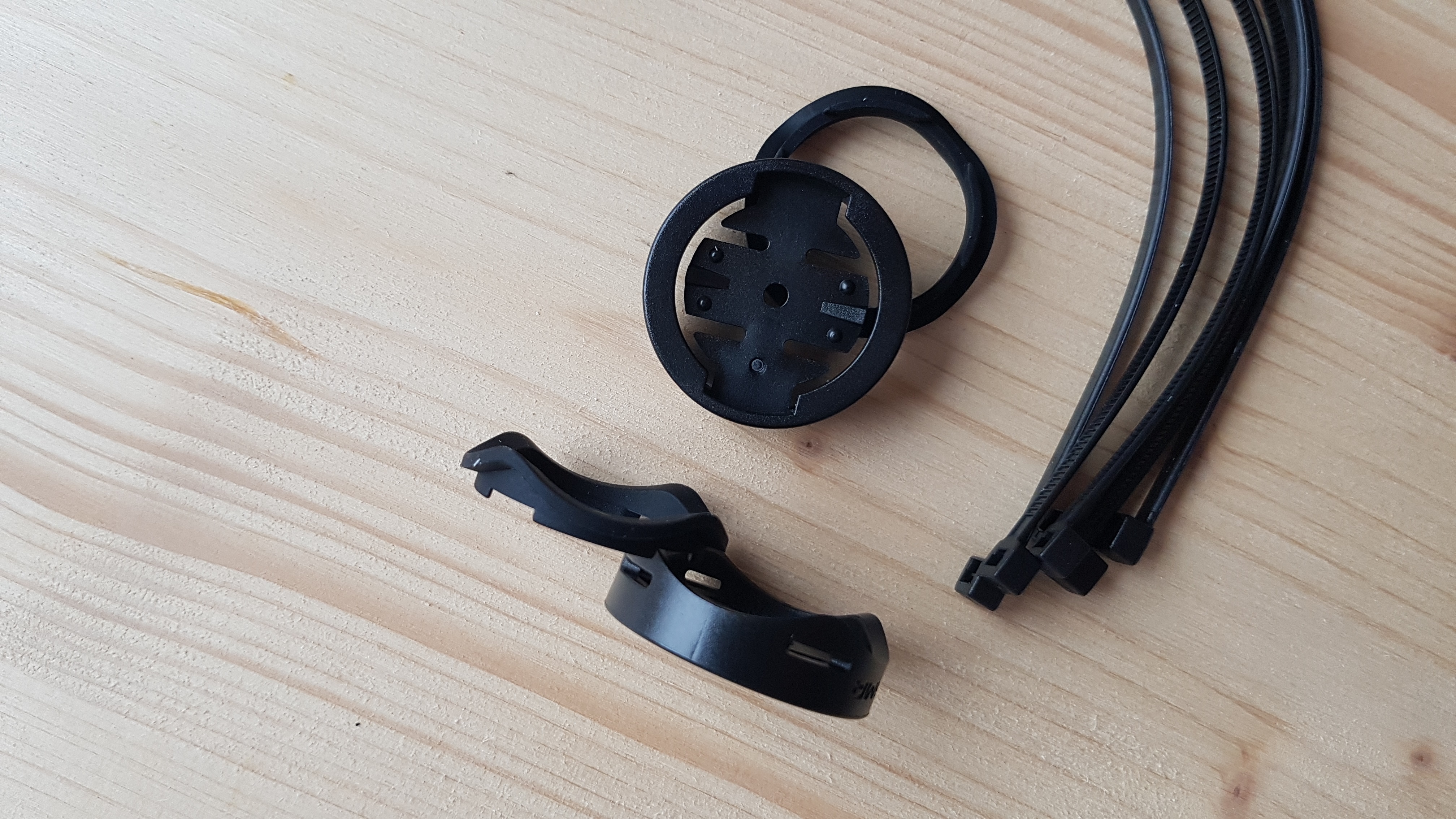 Befestigungsplatten mit Kabelbindern