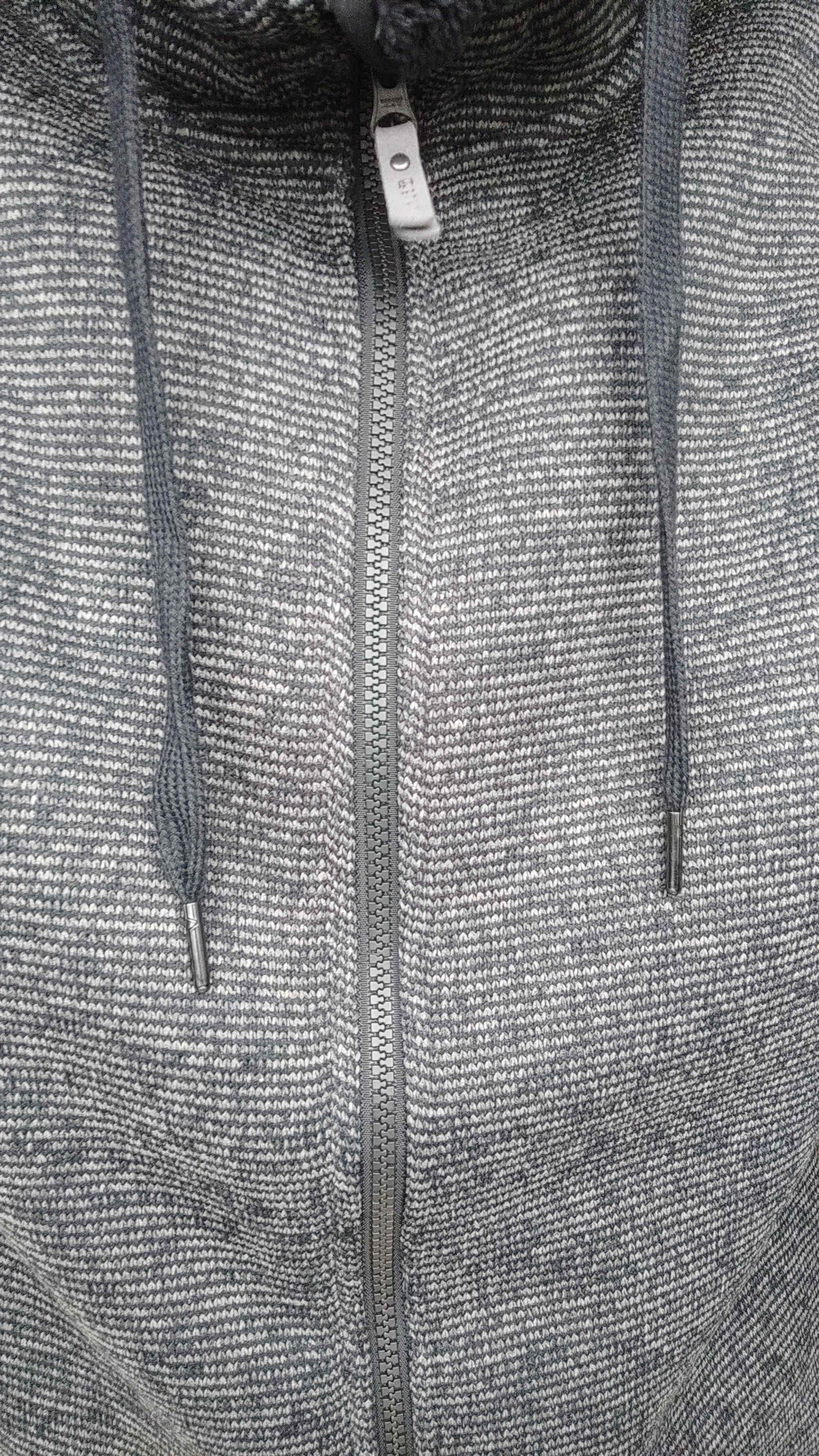 Reißverschluss mit Kinnschutz