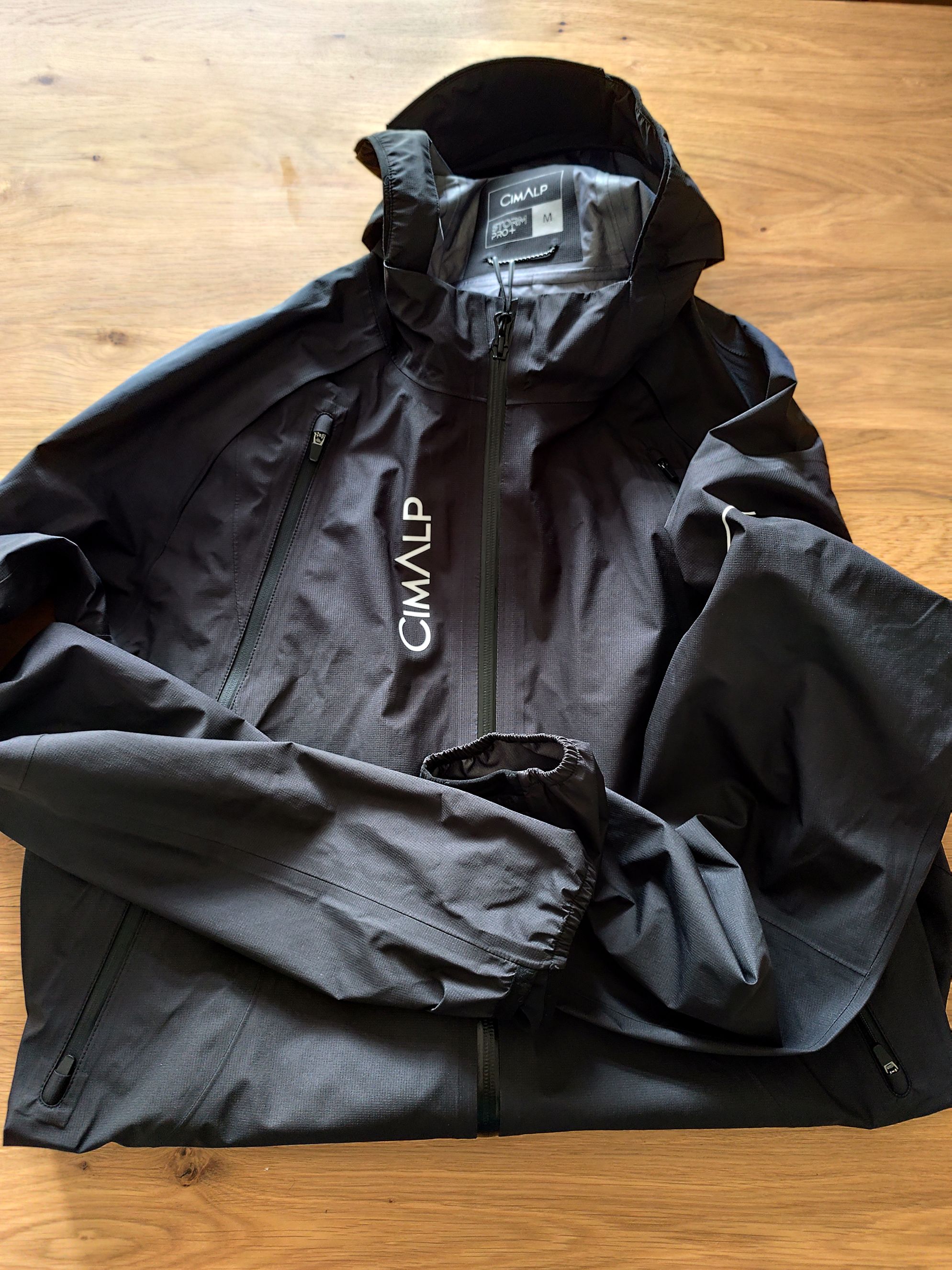 Der kompetente OUTSIDEstories-Test: Die Cimalp Storm Pro+ Trailrunningjacke