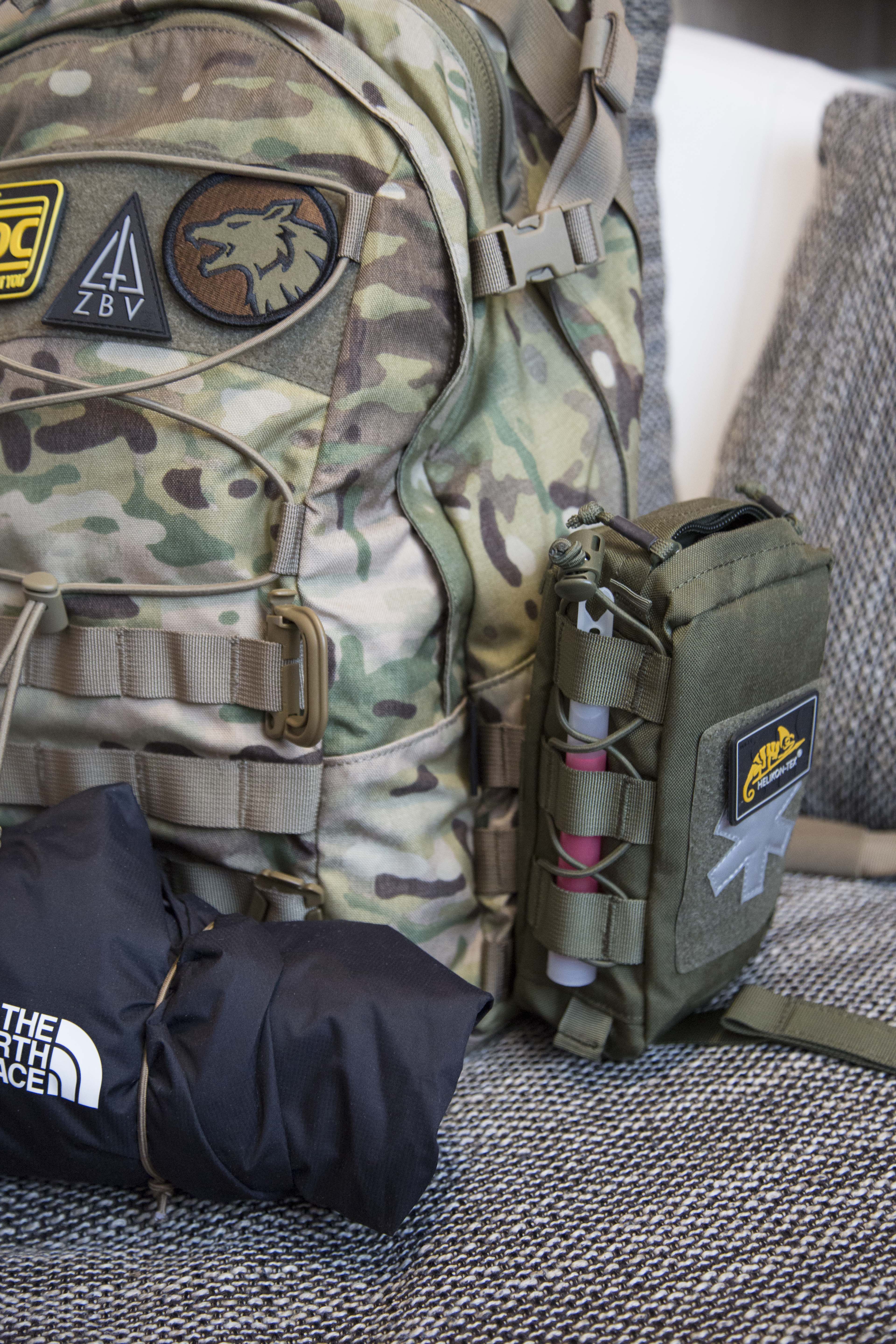 Am Rucksack befestigt