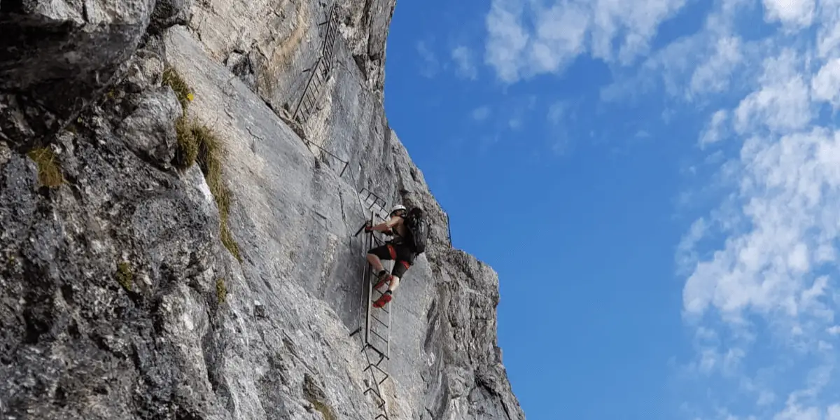 1_Bestens vorbereitet für die Klettersteigsaison - wir verraten dir wie_Foto_OUTSIDEstories_ProduktScout_Andi-min