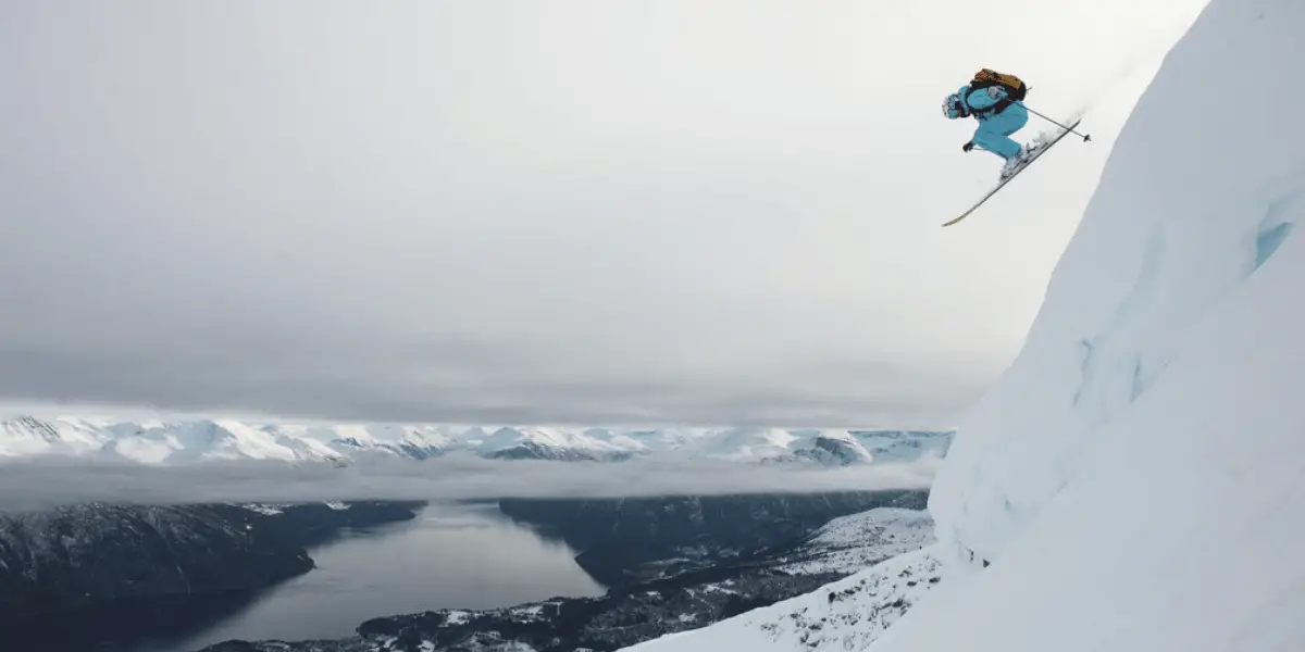 OUTSIDEstories Unterwegs Tipps Skifahren_Fjord Norwegen_ Strandafjellet-min