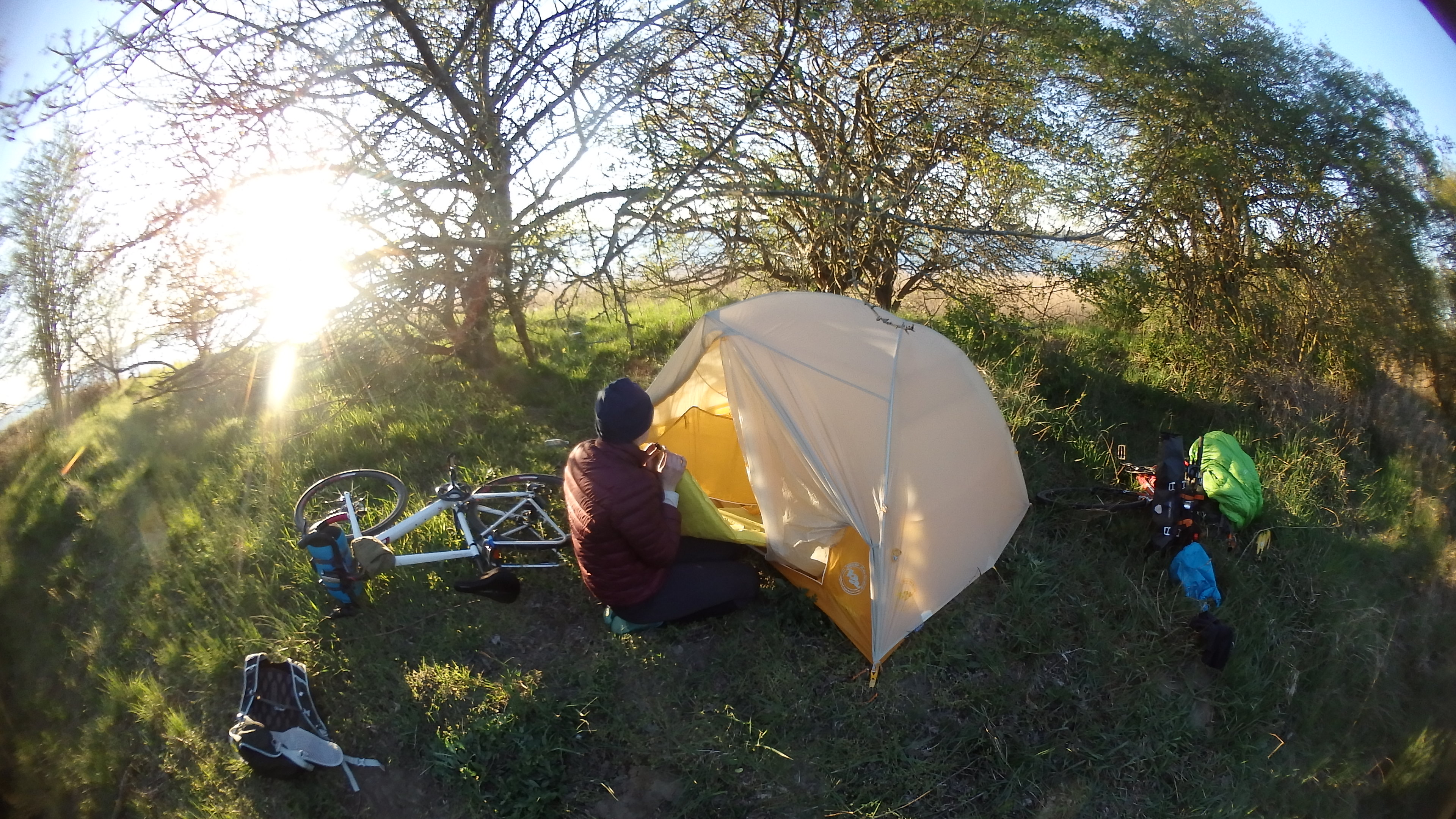 Zelt an der Ostsee auf Bikepackingtour bei Wismar