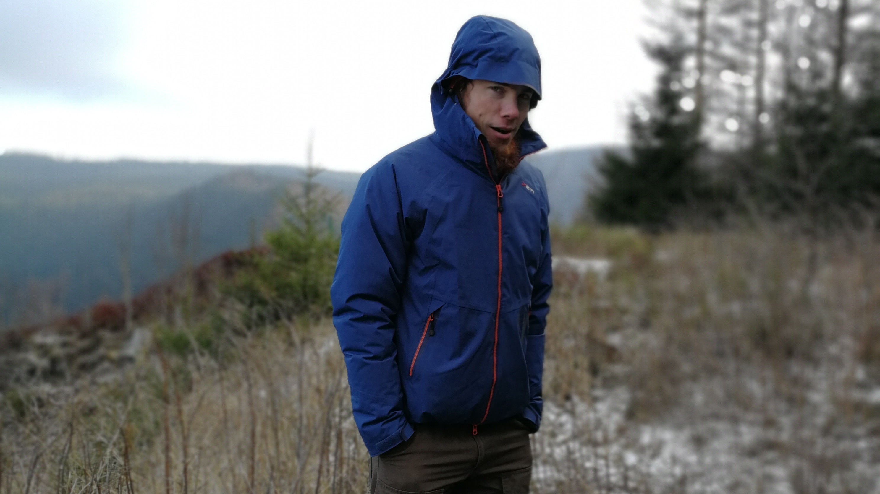 Daniel im Harz mit Kapuze auf