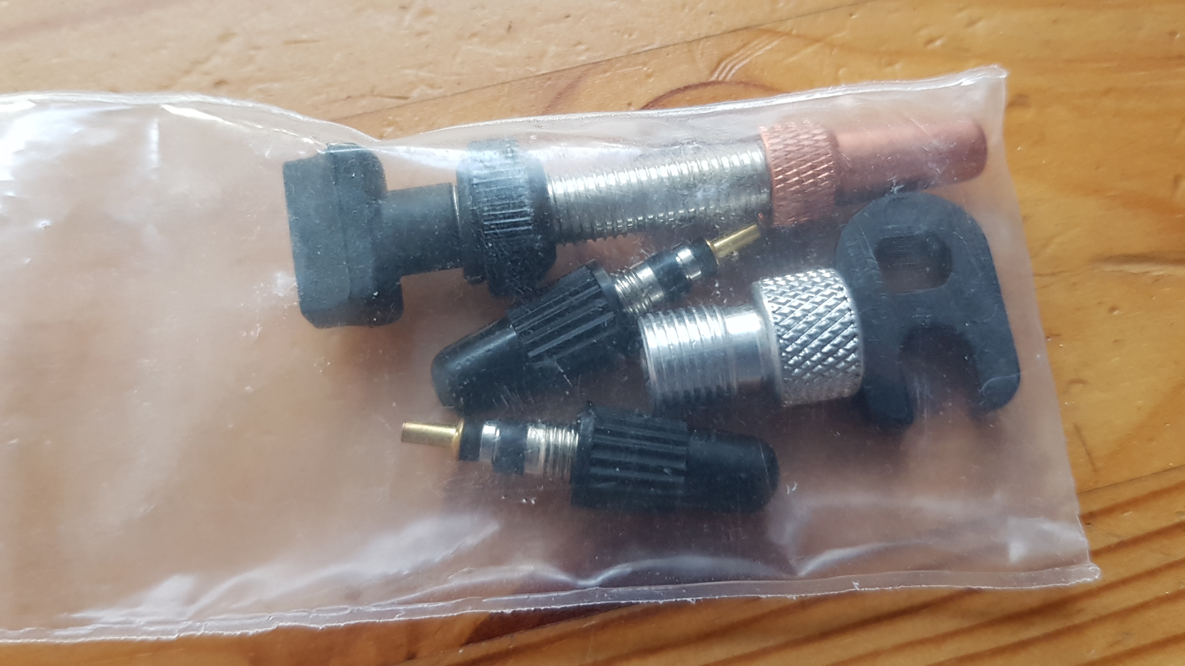 Ersatz-Tubeless-Ventil, Adapter und Ventilschlüssel