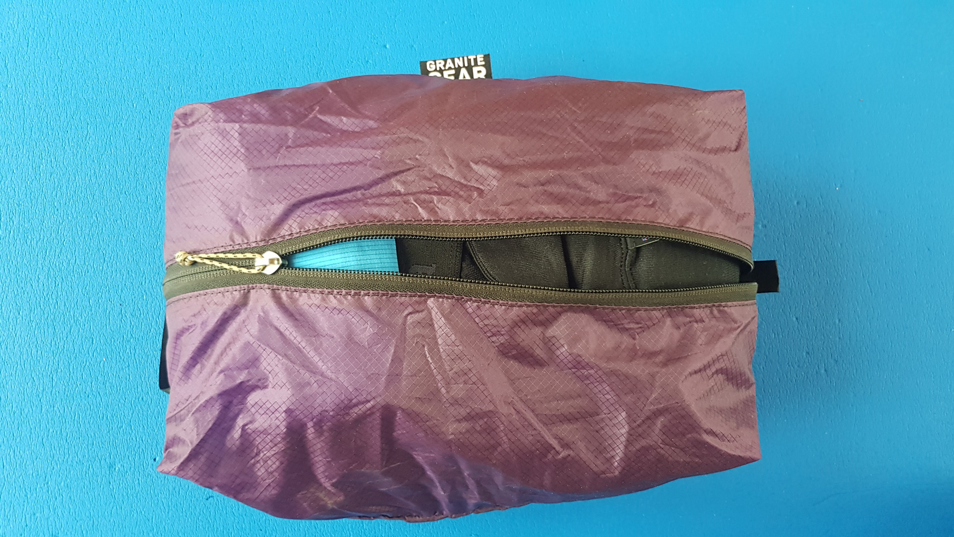 Packsack Ansicht von oben mit offenem Reißverschluss