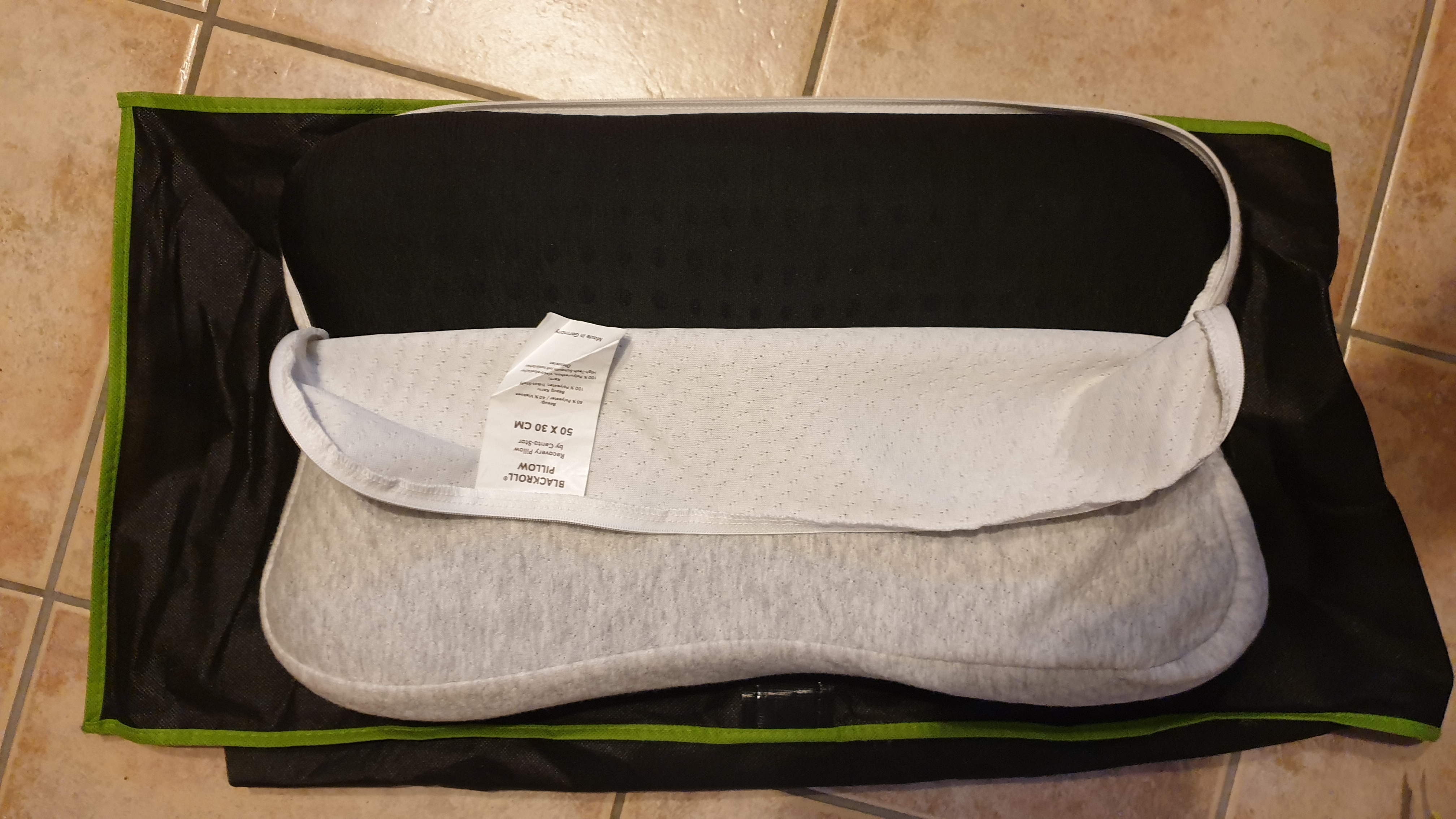 Black Roll Recovery Pillow