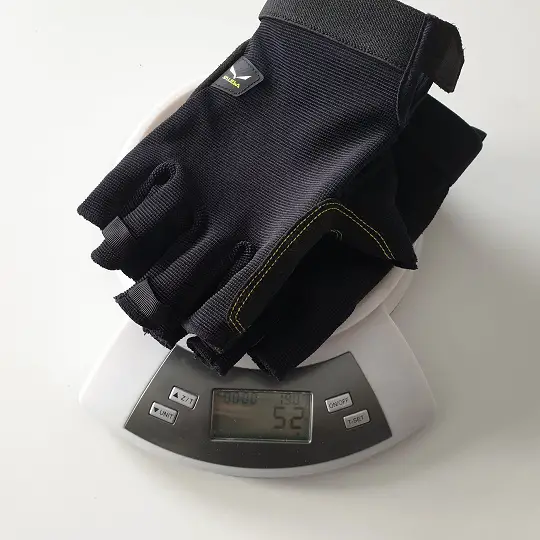 Gewicht der Handschuhe
