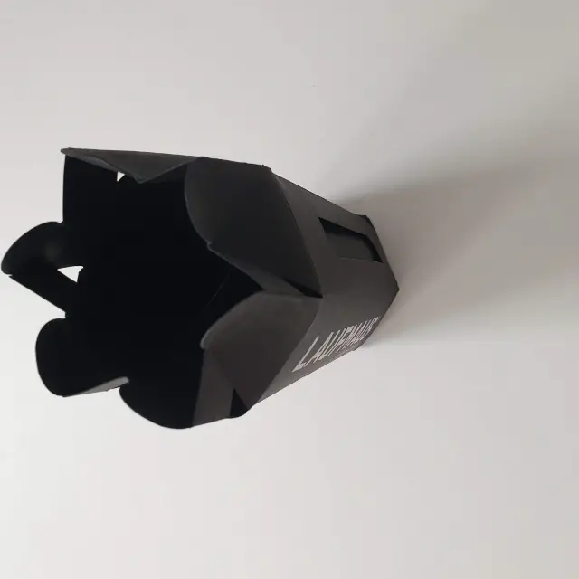 Papptower offen
