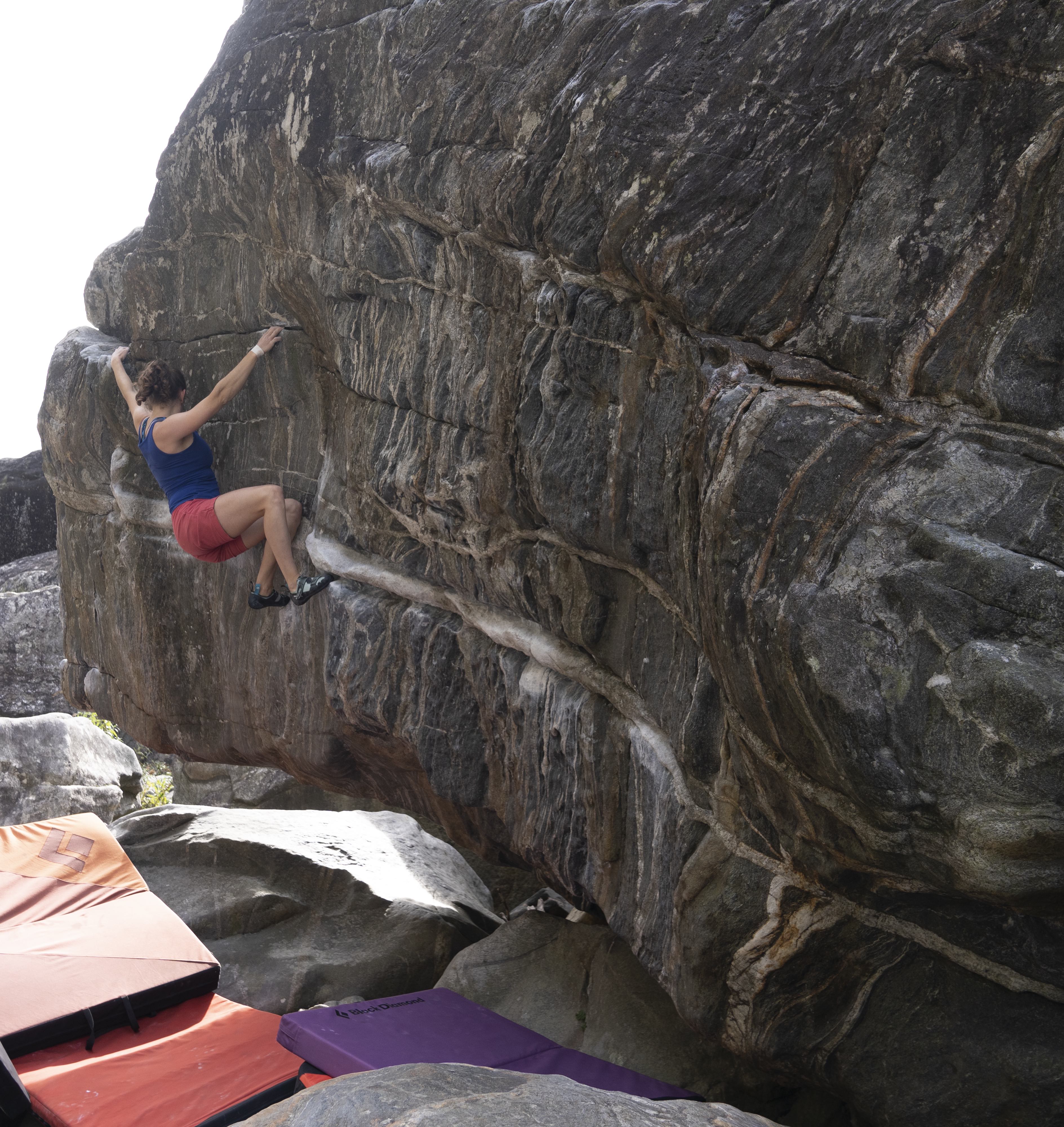 Beim Bouldern am Fels, ein Quergang