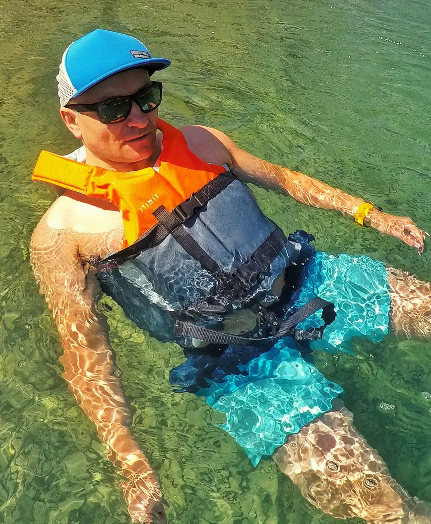 Auftriebsweste im Wasser