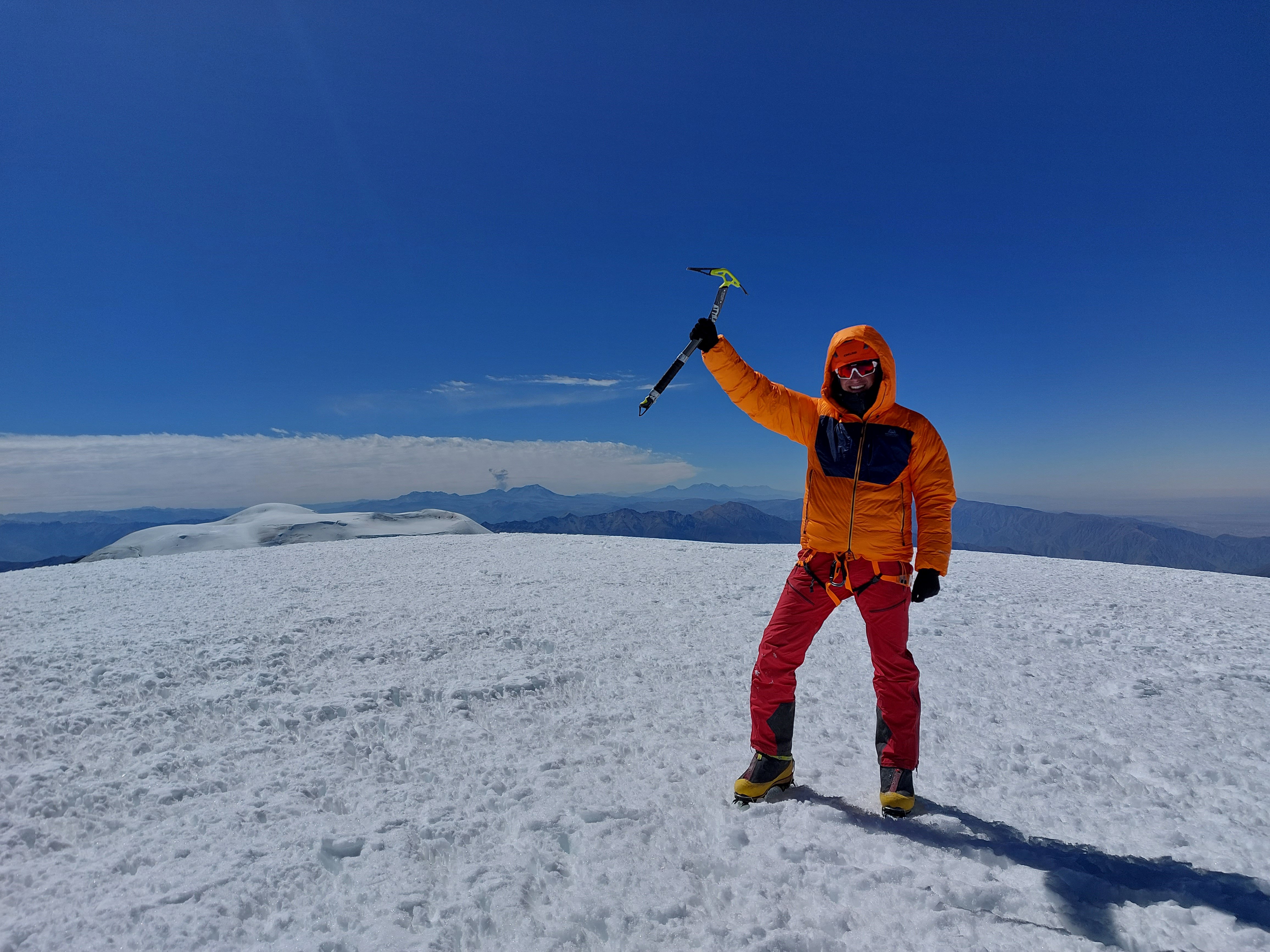 Auf dem Gipfel des Coropuna (6.425m) in Peru