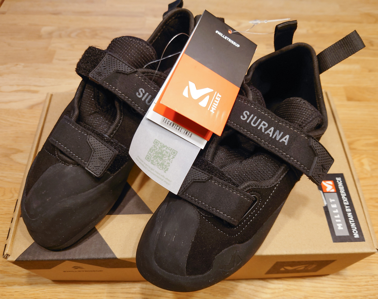 Schuhe neu auf Karton