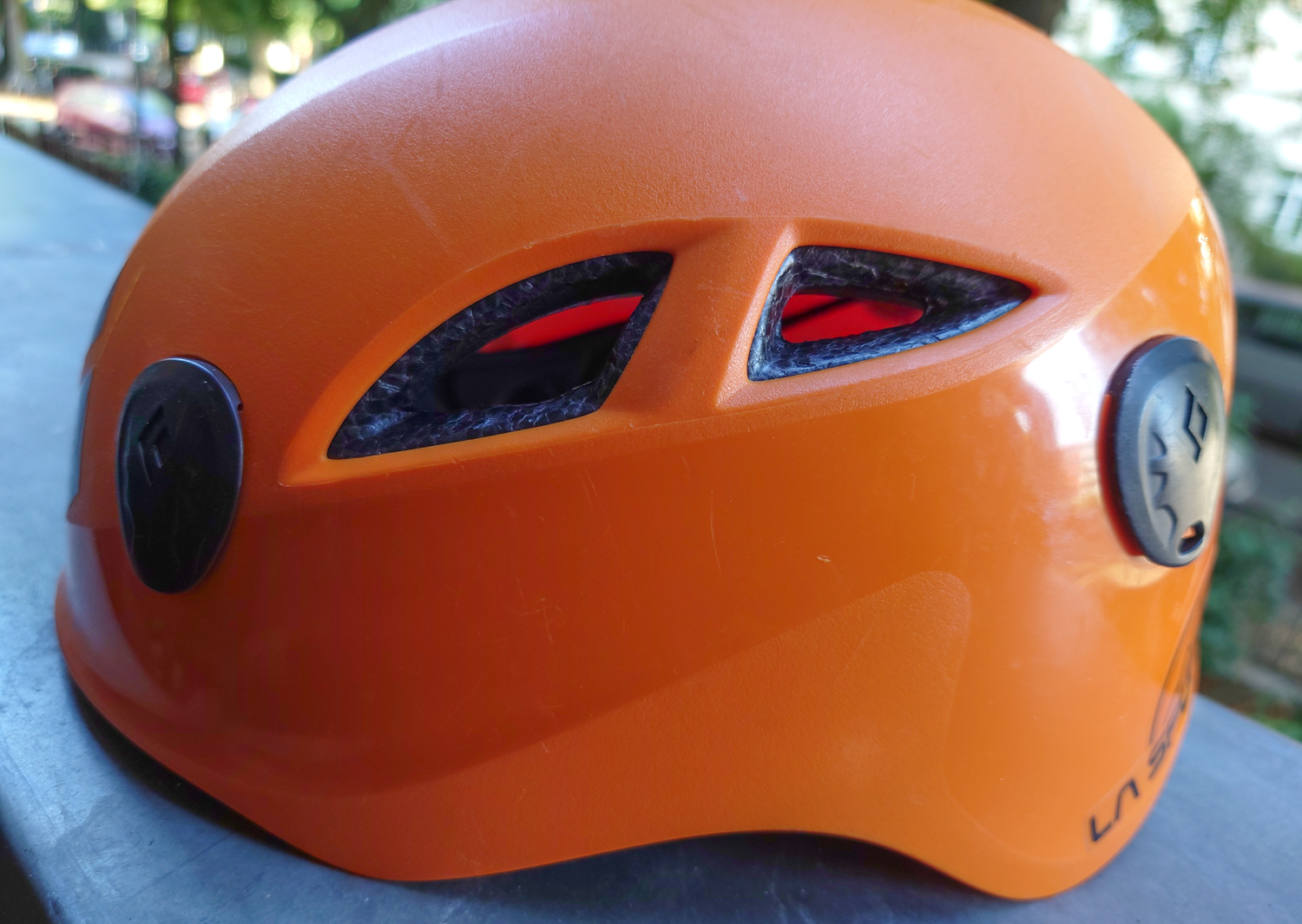 Helm linke Seite