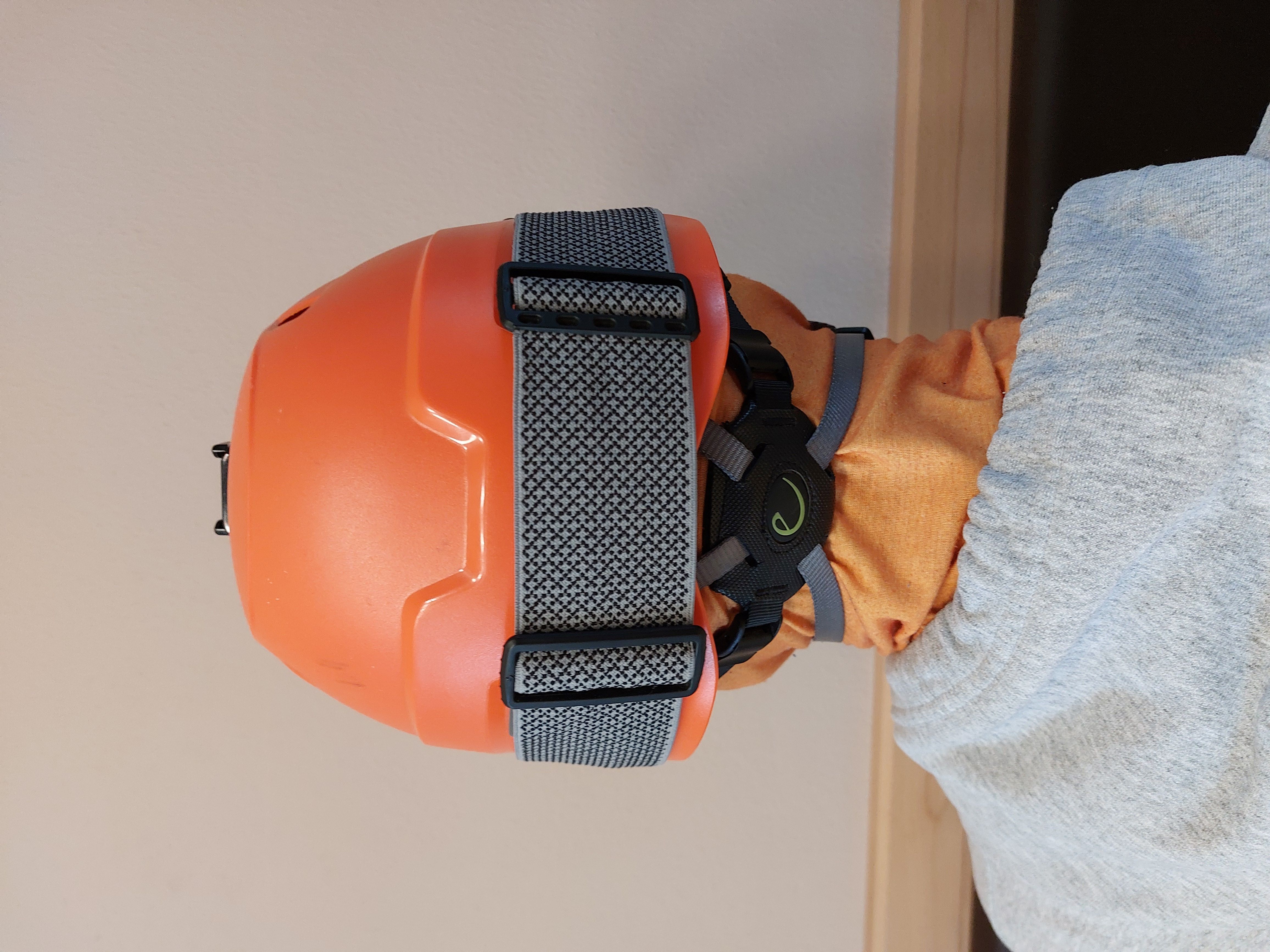Sitz am Kletterhelm hinten