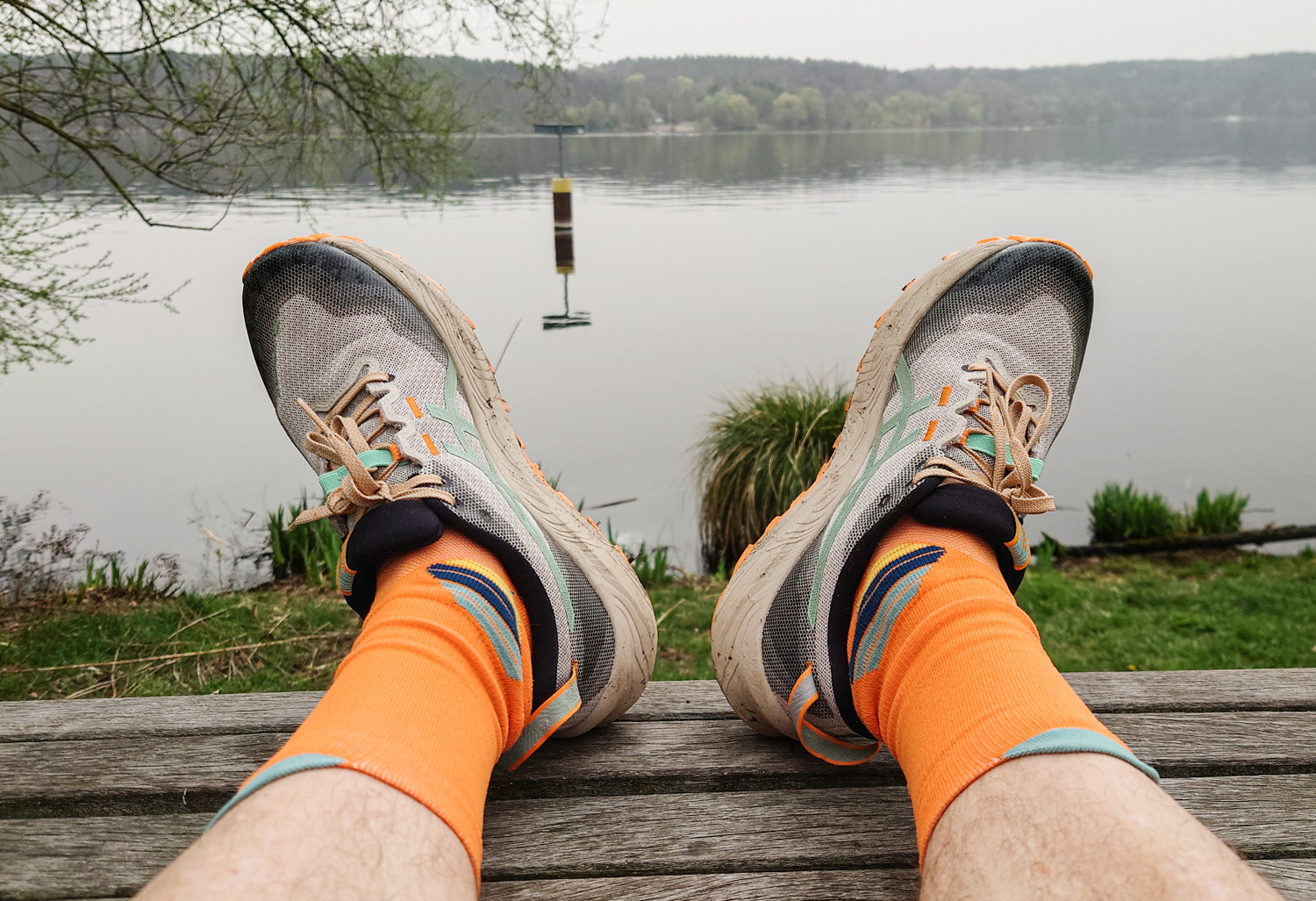 Mit Schuhen