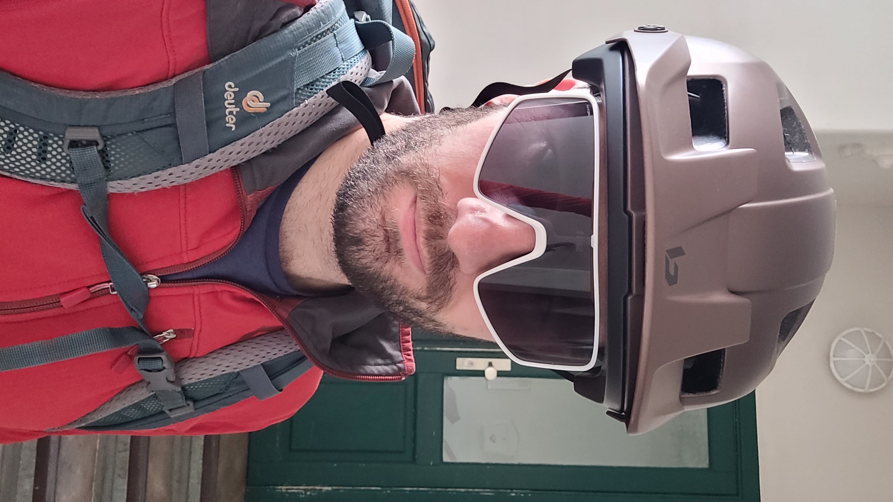 Macht eine gute Figur im Warmen (der Helm)