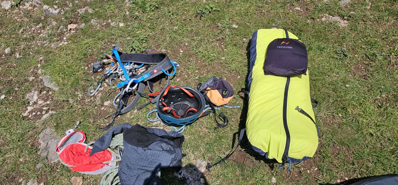 gurt mit schirm und rucksack inhalt