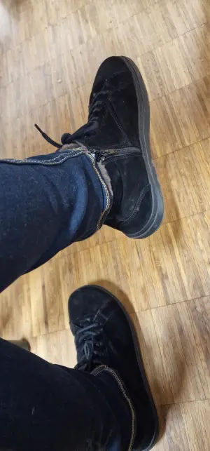 Der leichte, warme Schuh ist 24/7 mein Begleiter gewesen.