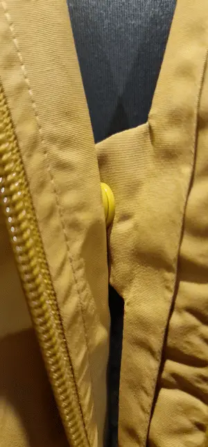 So wird die Jacke nie vom Winde verweht.