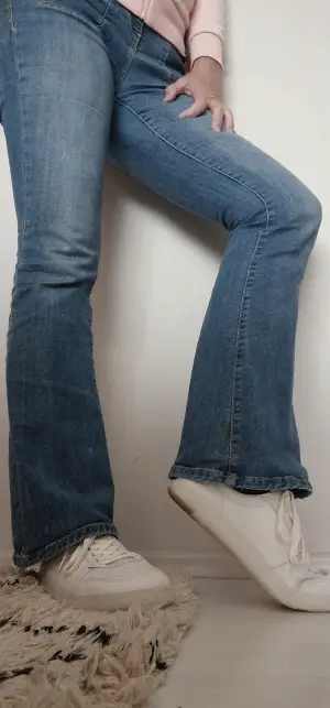 Von allen Seiten ein richtiger Barfußschuh.