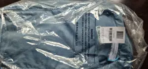 Leider zum Schutz in Plastik verpackt.