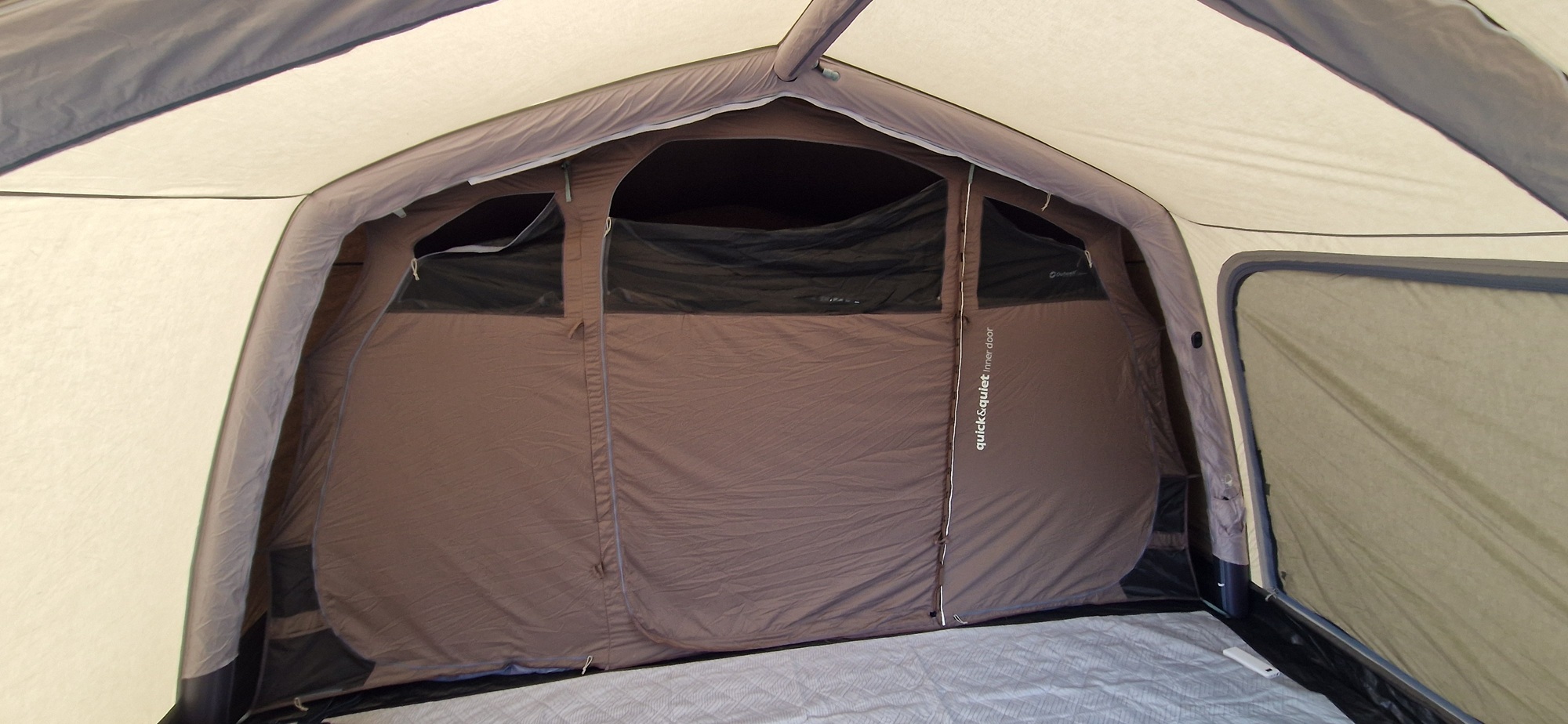 Der kompetente OUTSIDEstories-Test: Outwell Alabama sechs Air TC Familienzelt