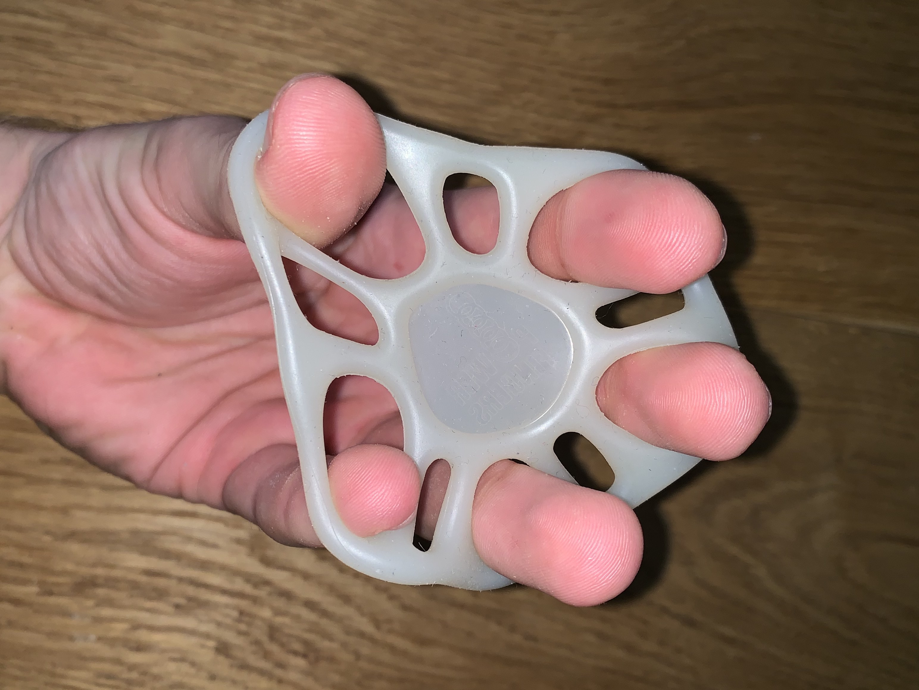 gebeugte Hand mit Ring