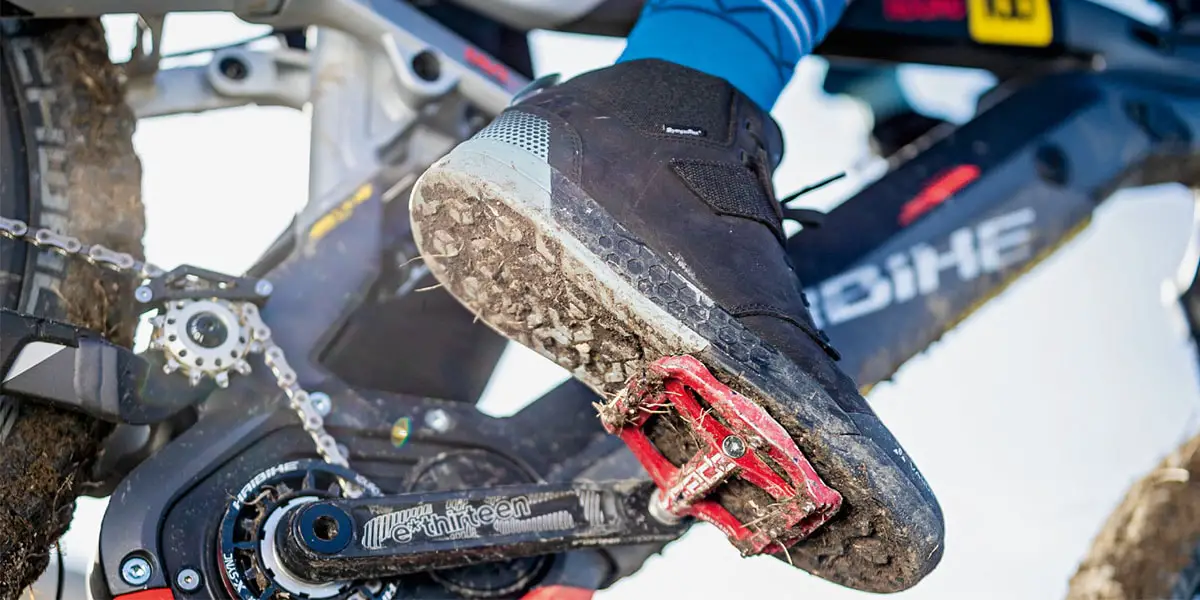 2_Atmungsaktive Mountainbike-Socken garantieren dir trockene Füße_Vaude_Markus Geber-min