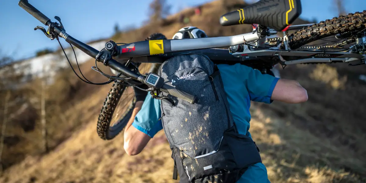 4_Ausgearbeitete Luftzirkulation verhindert unangenehmes Schwitzen am Rücken beim Mountainbike-Rucksack_Vaude