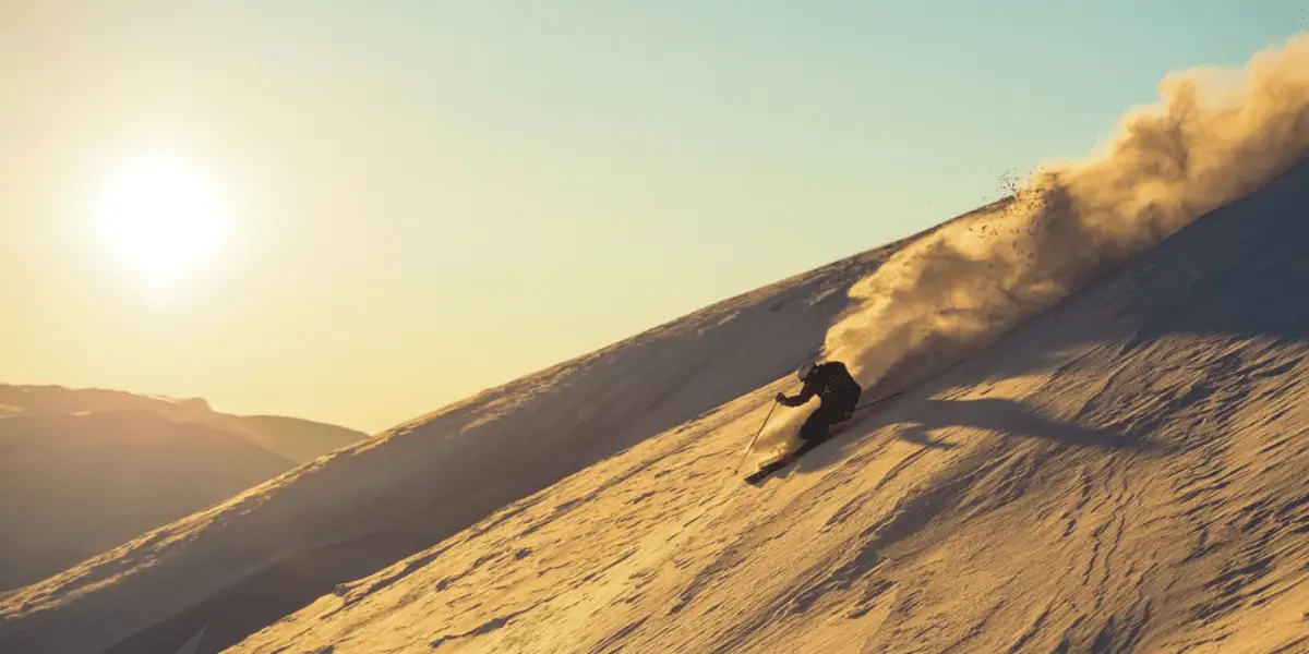 OUTSIDEstories Unterwegs Tipp: Skifahren in Fjord Norwegen_Myrkdalen-min