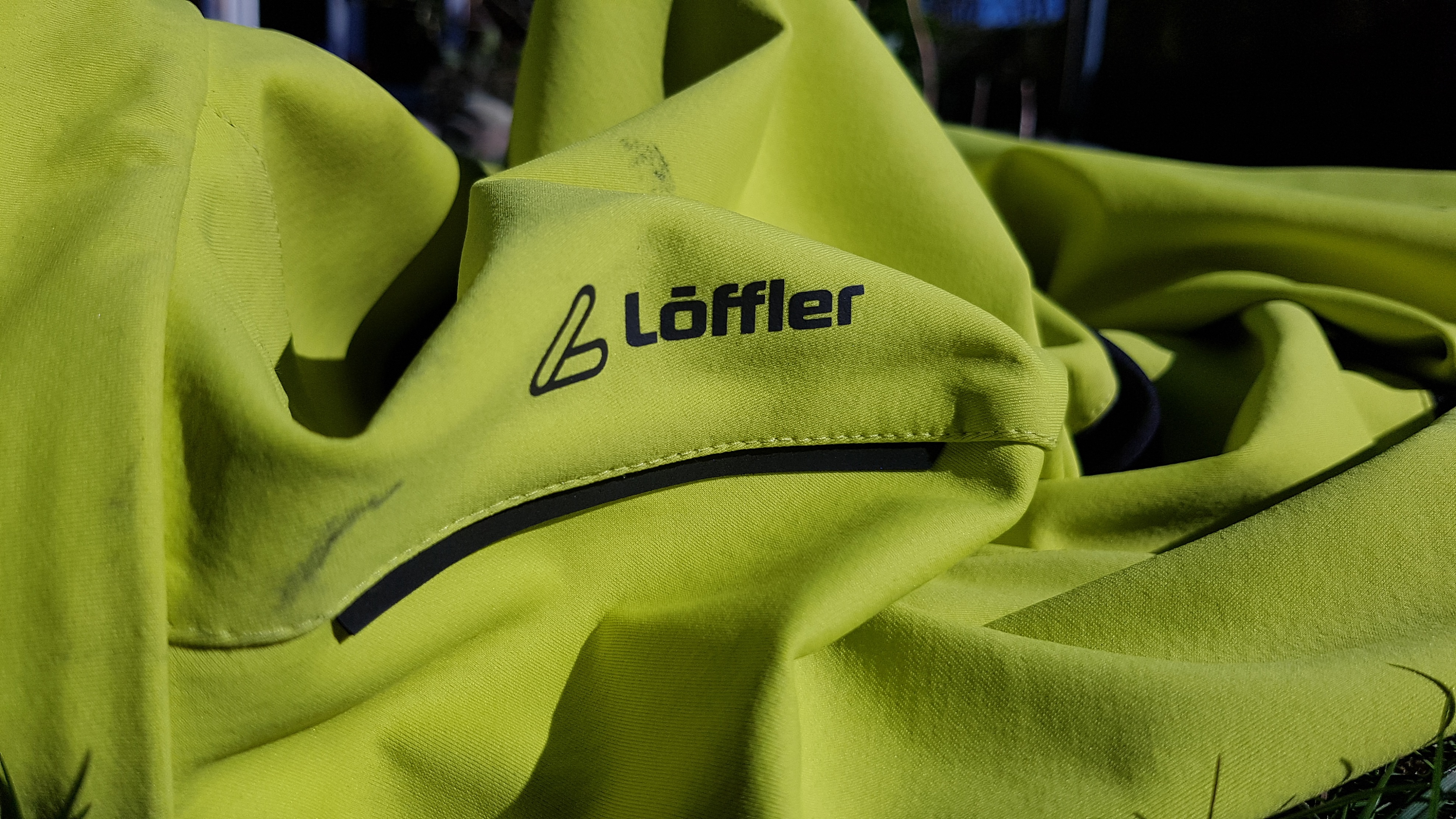 Logo mit Designelement