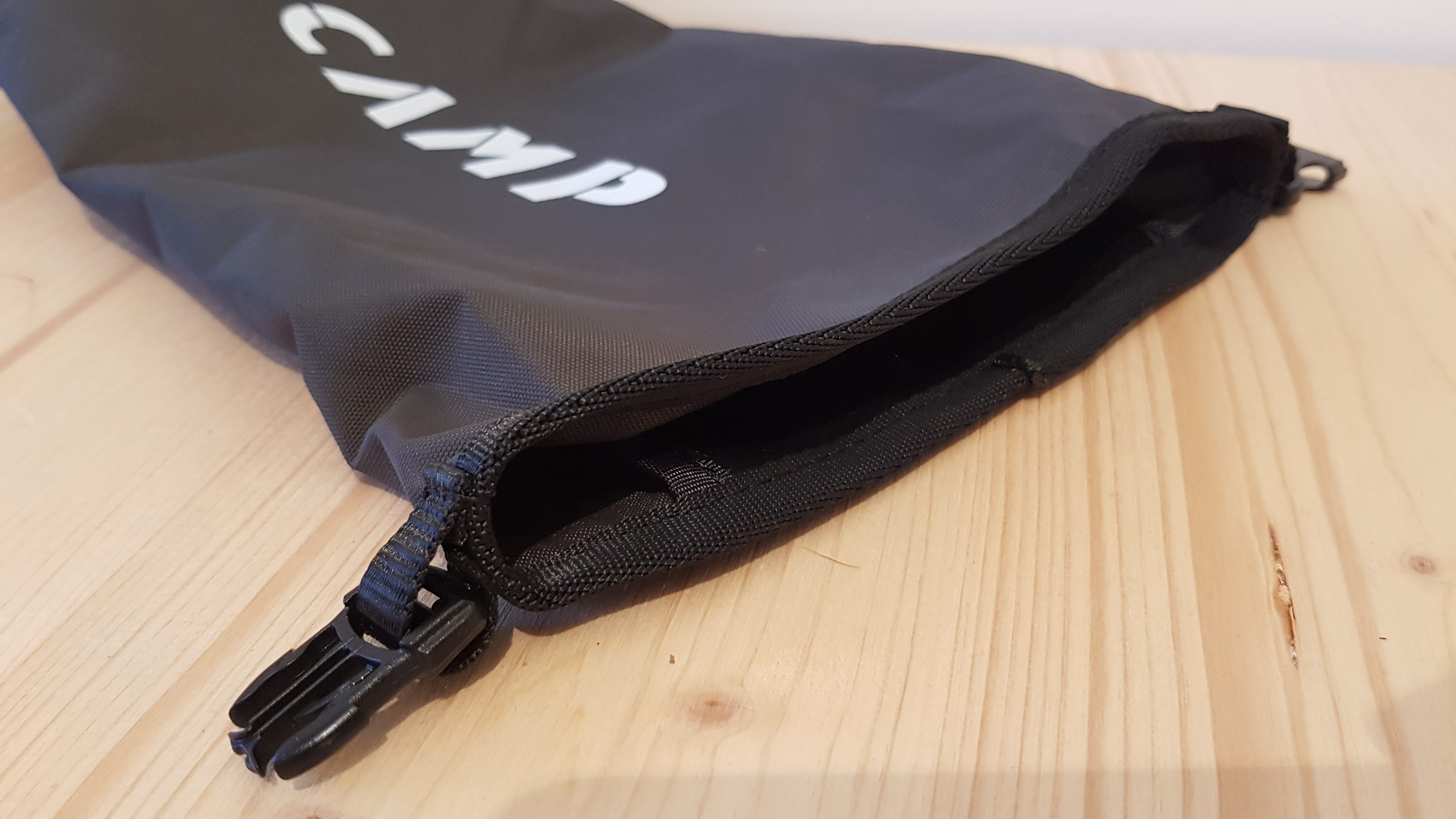 Rollsiegelverschluss am Packbeutel