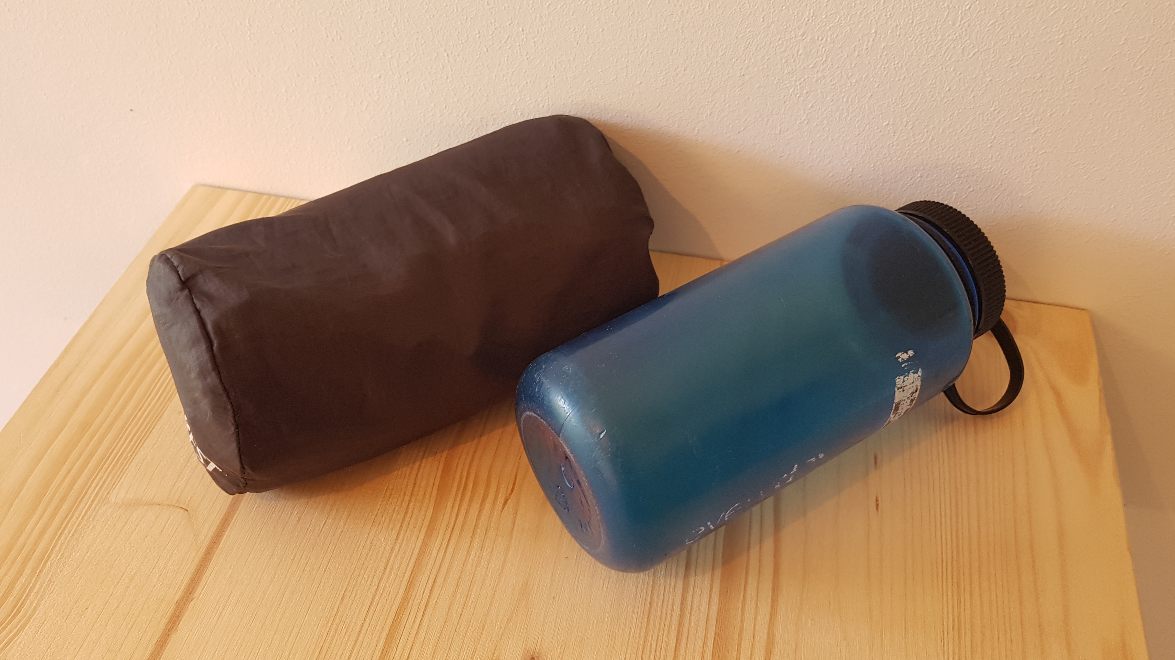 Größenvergleich des Packmaßes mit Nalgene 1 L