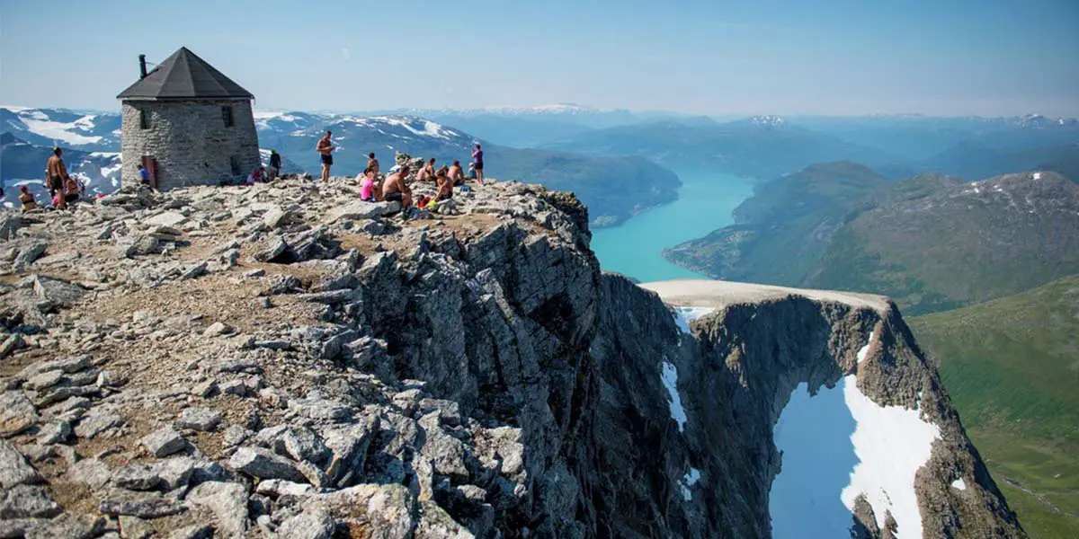 5_wanderungen_fjord_norwegen_Skåla_Sverre_Hjørnevik-min
