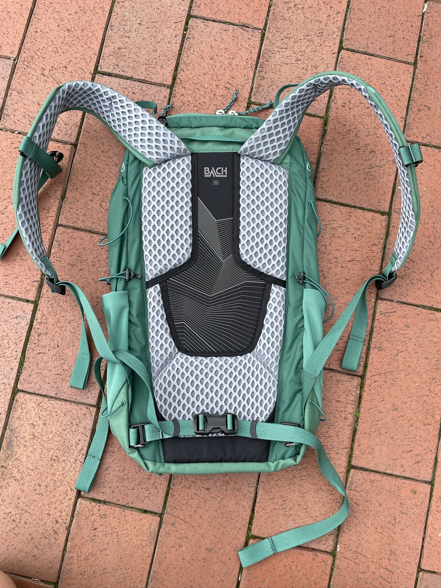 https://www.bach-equipment.com/