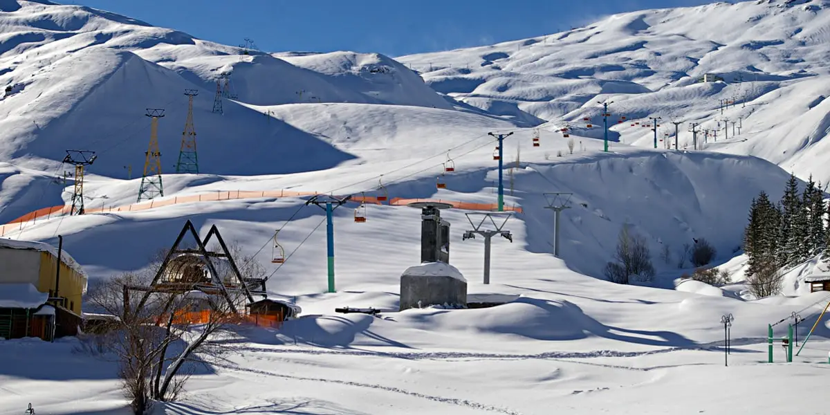 6_Skifahren im Iran - das Dizin Ski Resort bietet dir sichere Schneeverhältnisse. -min