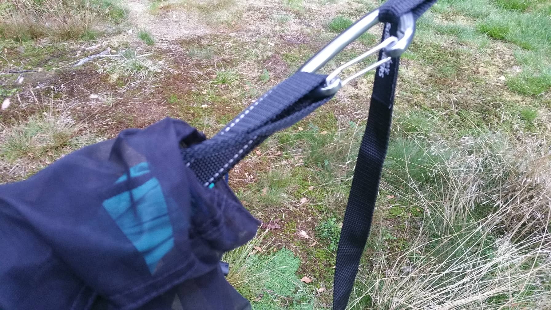 eingehängter Karabiner