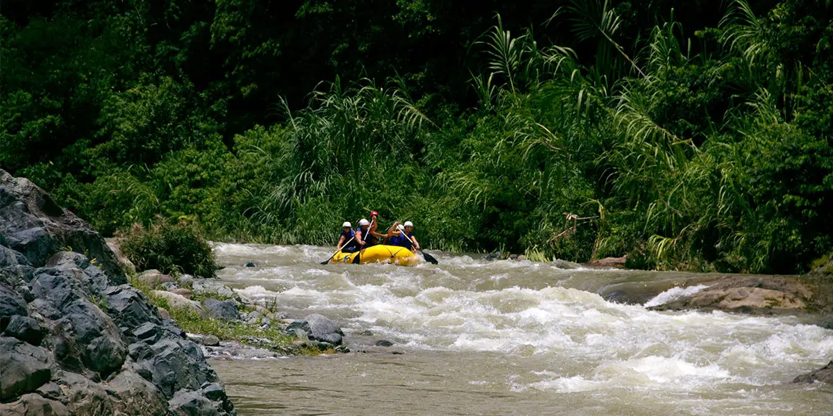8_ outdooraktivitäten domrep _rafting
