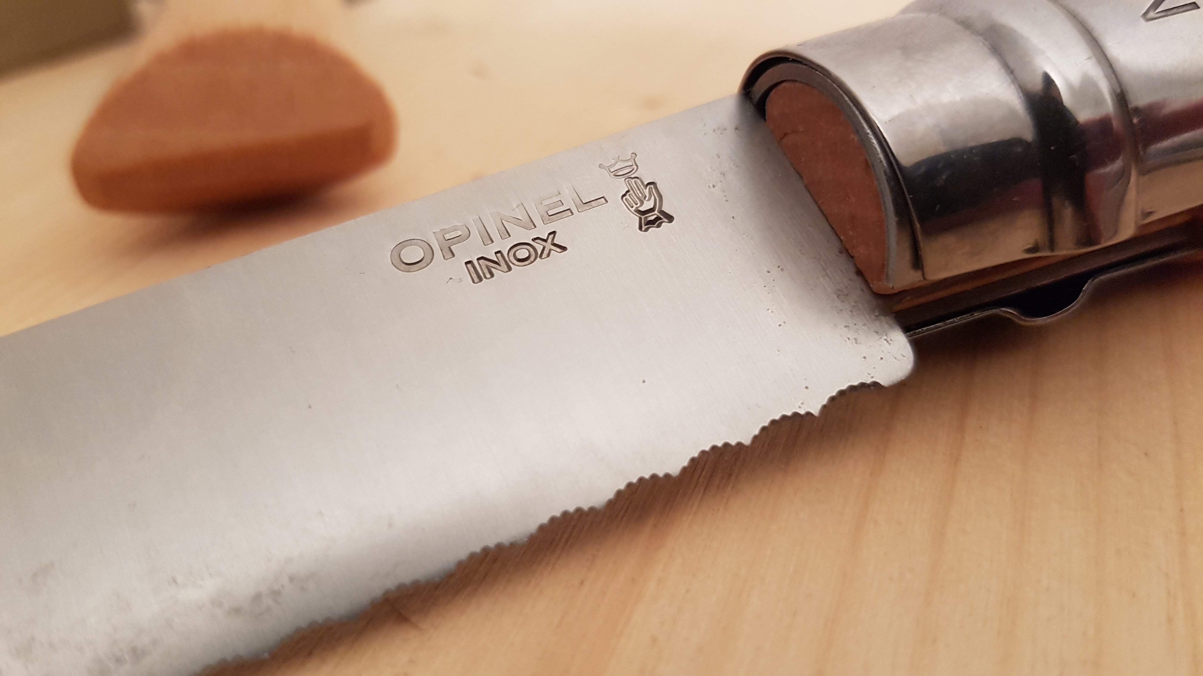 Wellenschliff Brotmesser