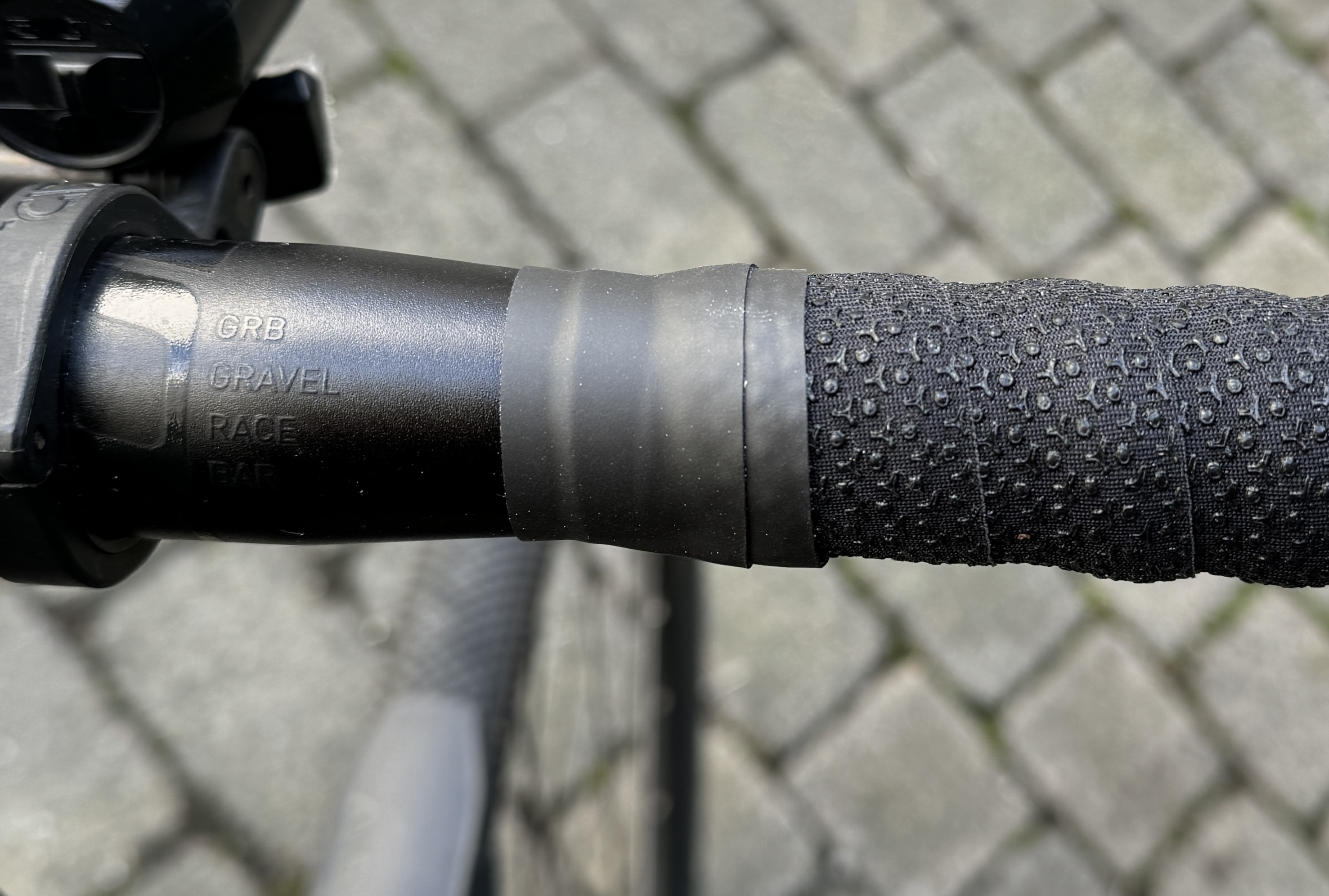 Sauberer Abschluss mit dem mitgelieferten Tape.
