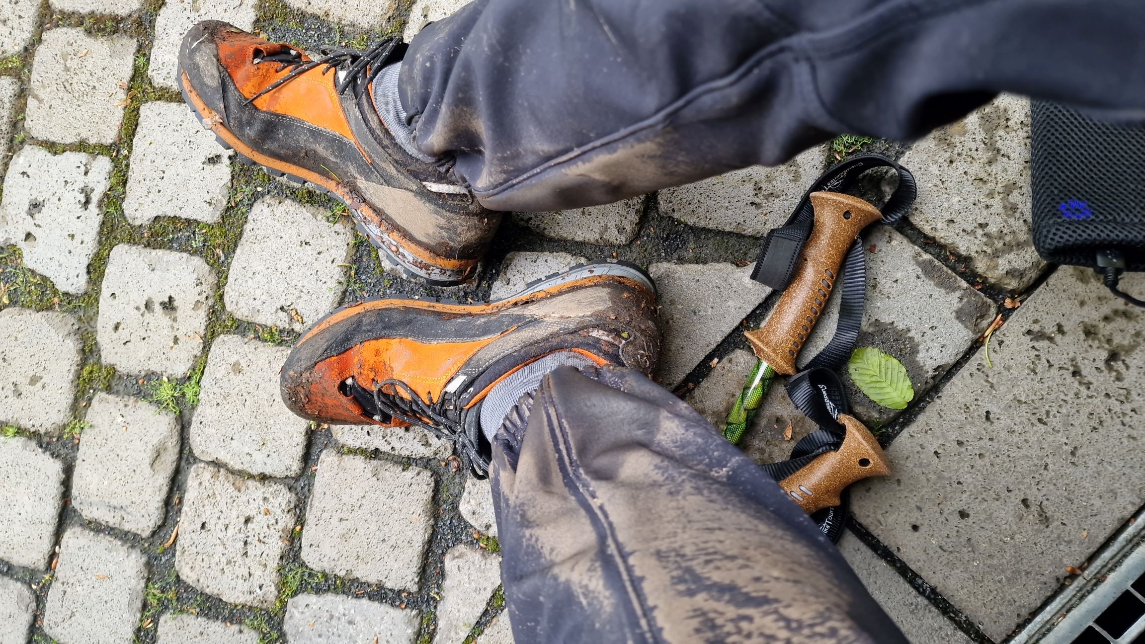 Nach Schlamm, Regen und Matsch haben die Schuhe schon gelitten