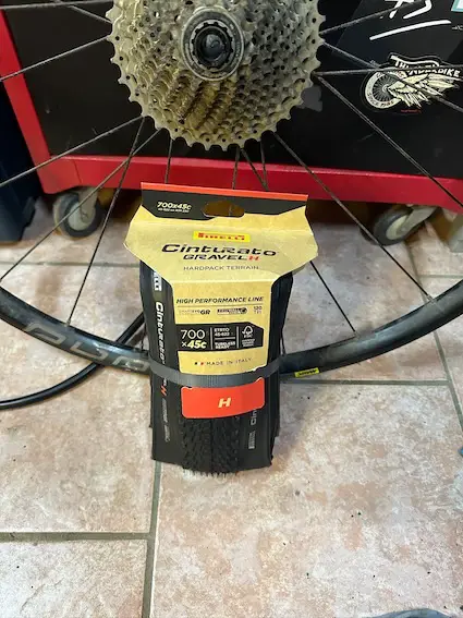OUTSIDEstories Test: PIRELLI Cinturato Gravel H
