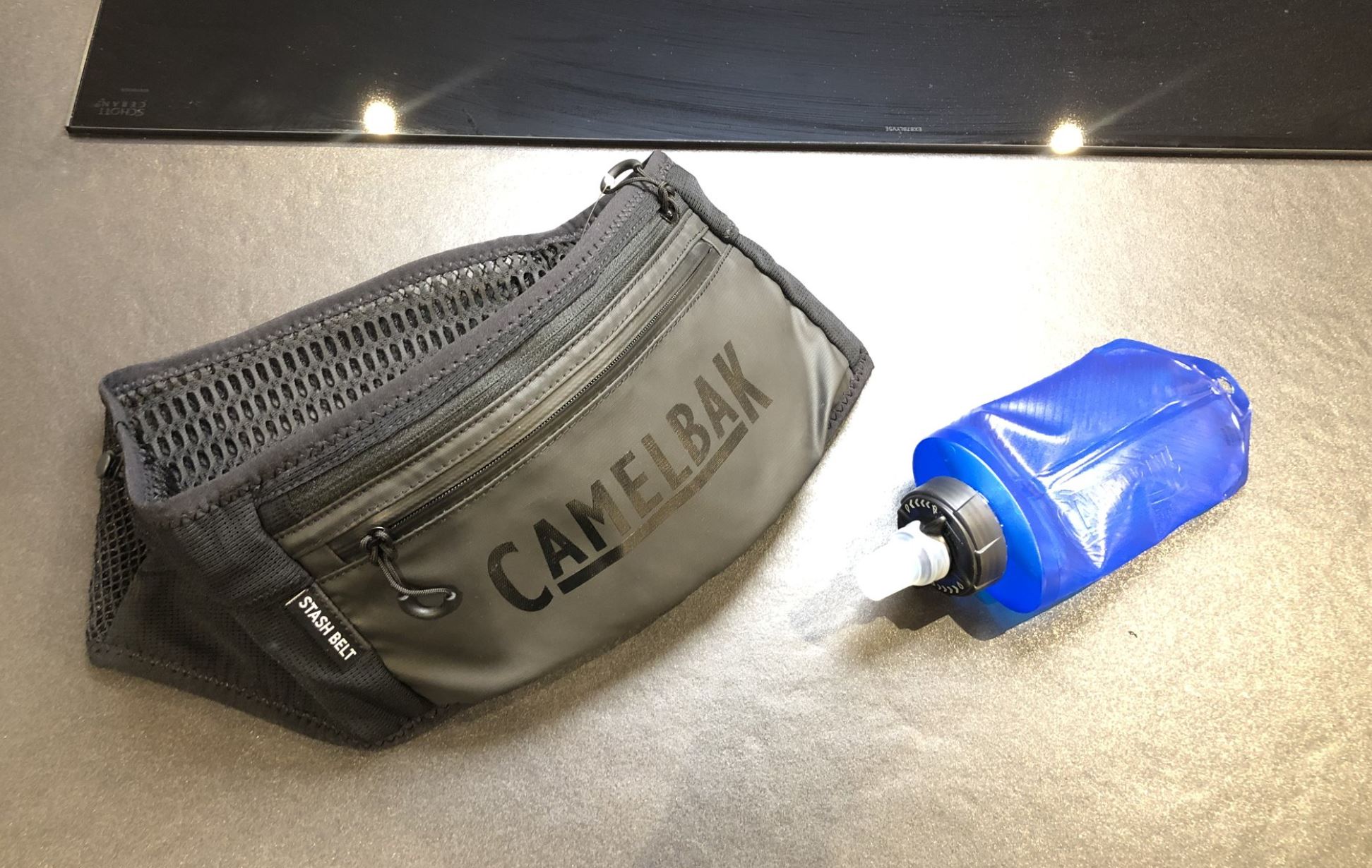 Gürtel und Flask separat erhältlich